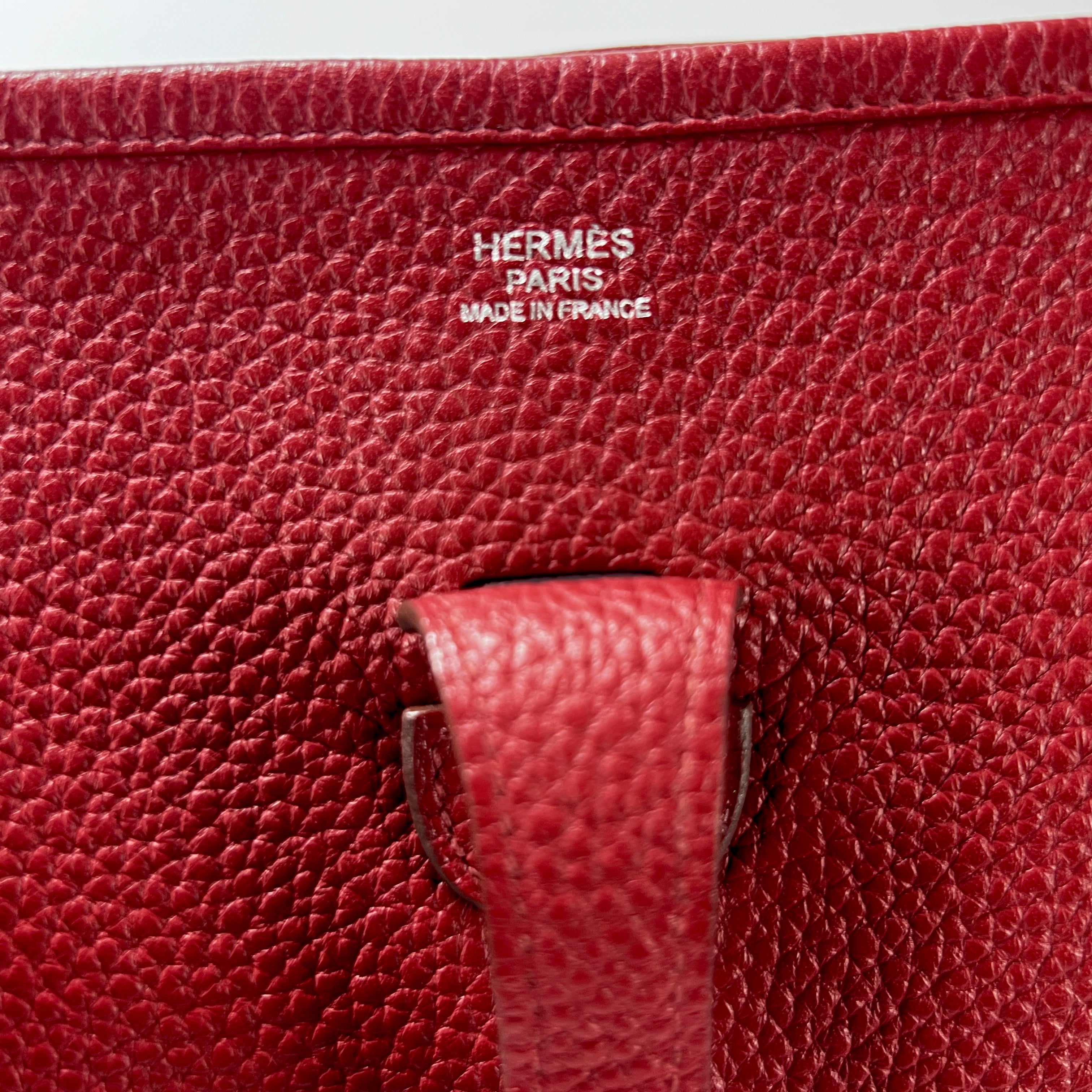 Sac à main HERMÈS Evelyne lll cuir rouge