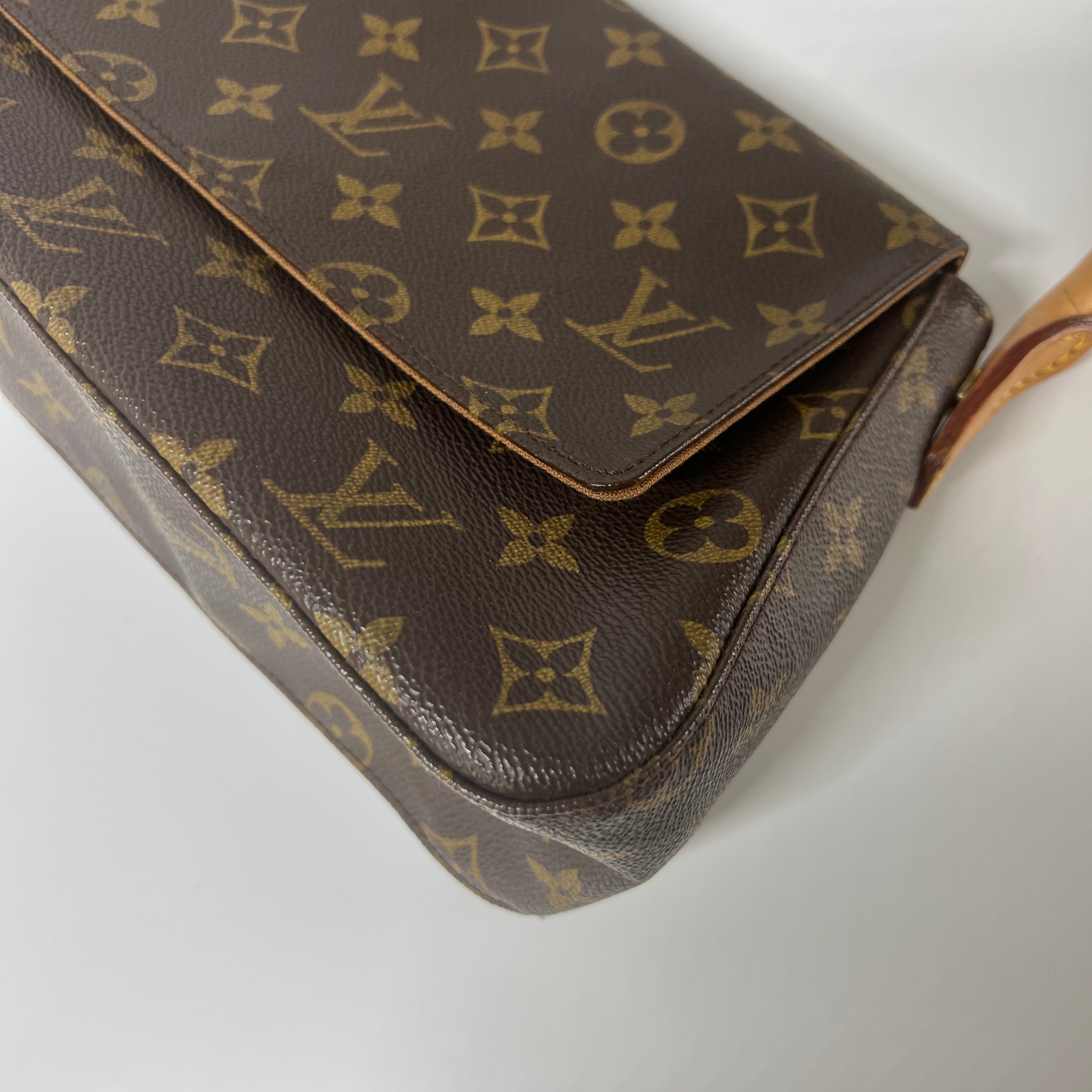 LOUIS VUITTON Looping handbag in brown canvas and leather