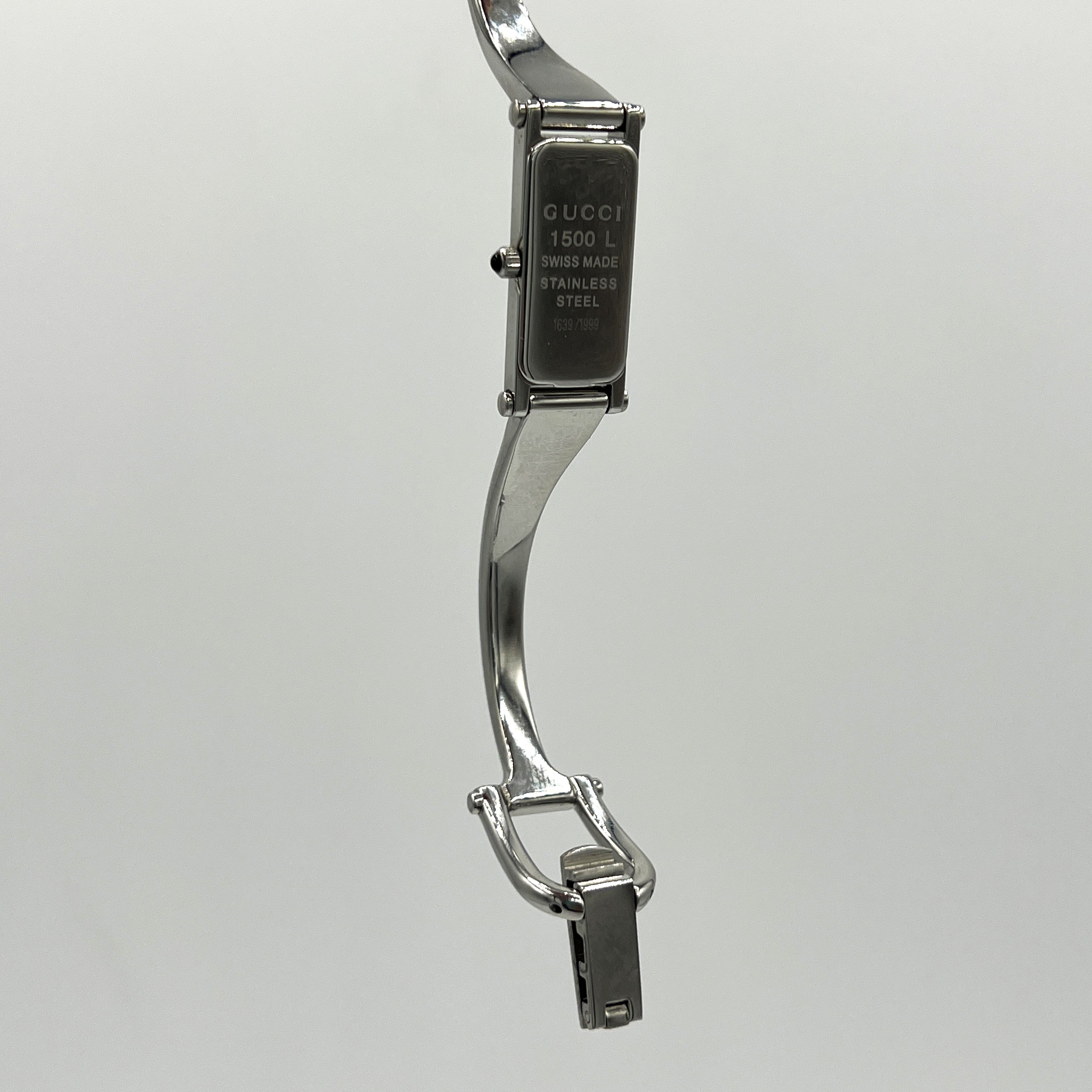 Montre GUCCI 1500 L acier Argenté