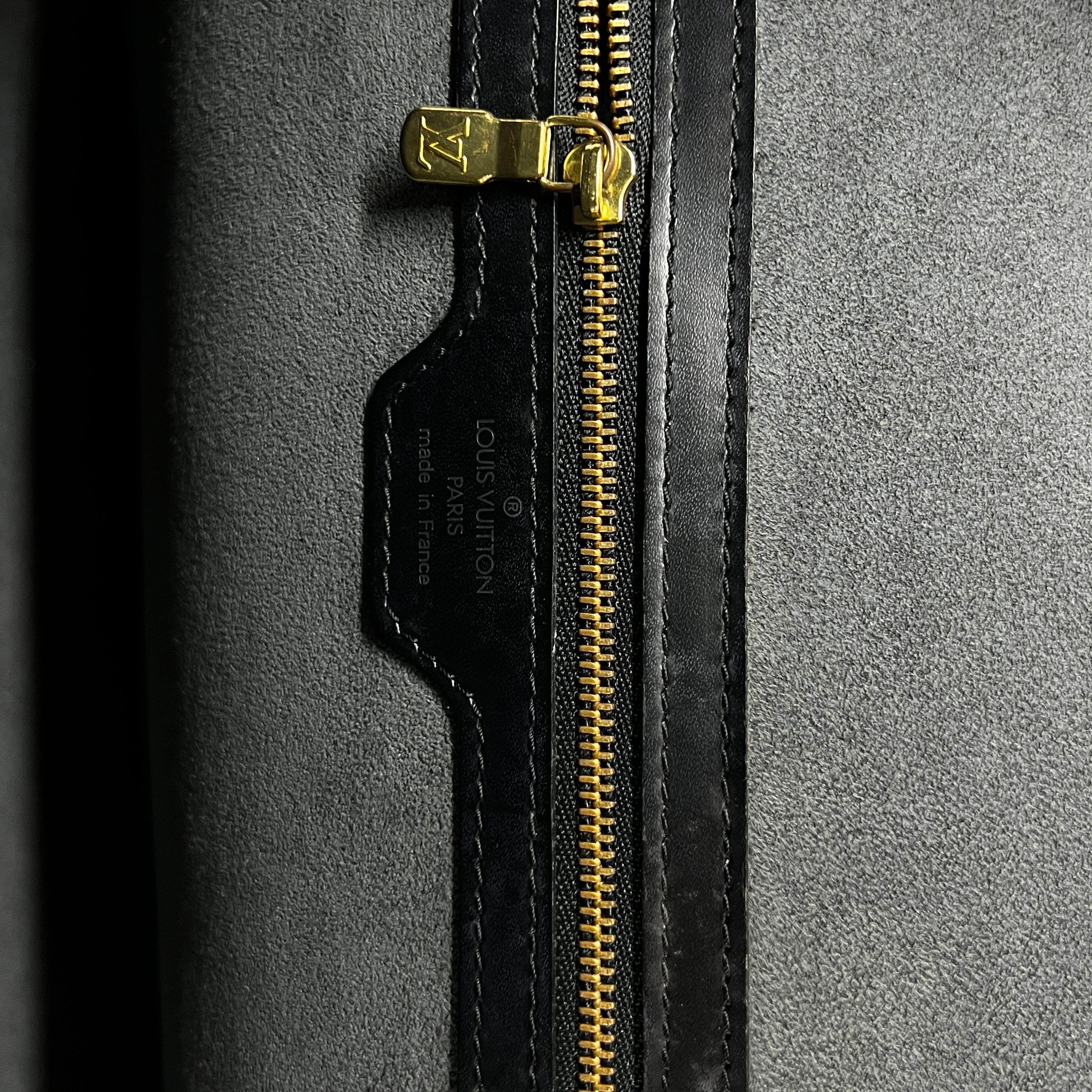 LOUIS VUITTON Lussac handbag in black epi leather