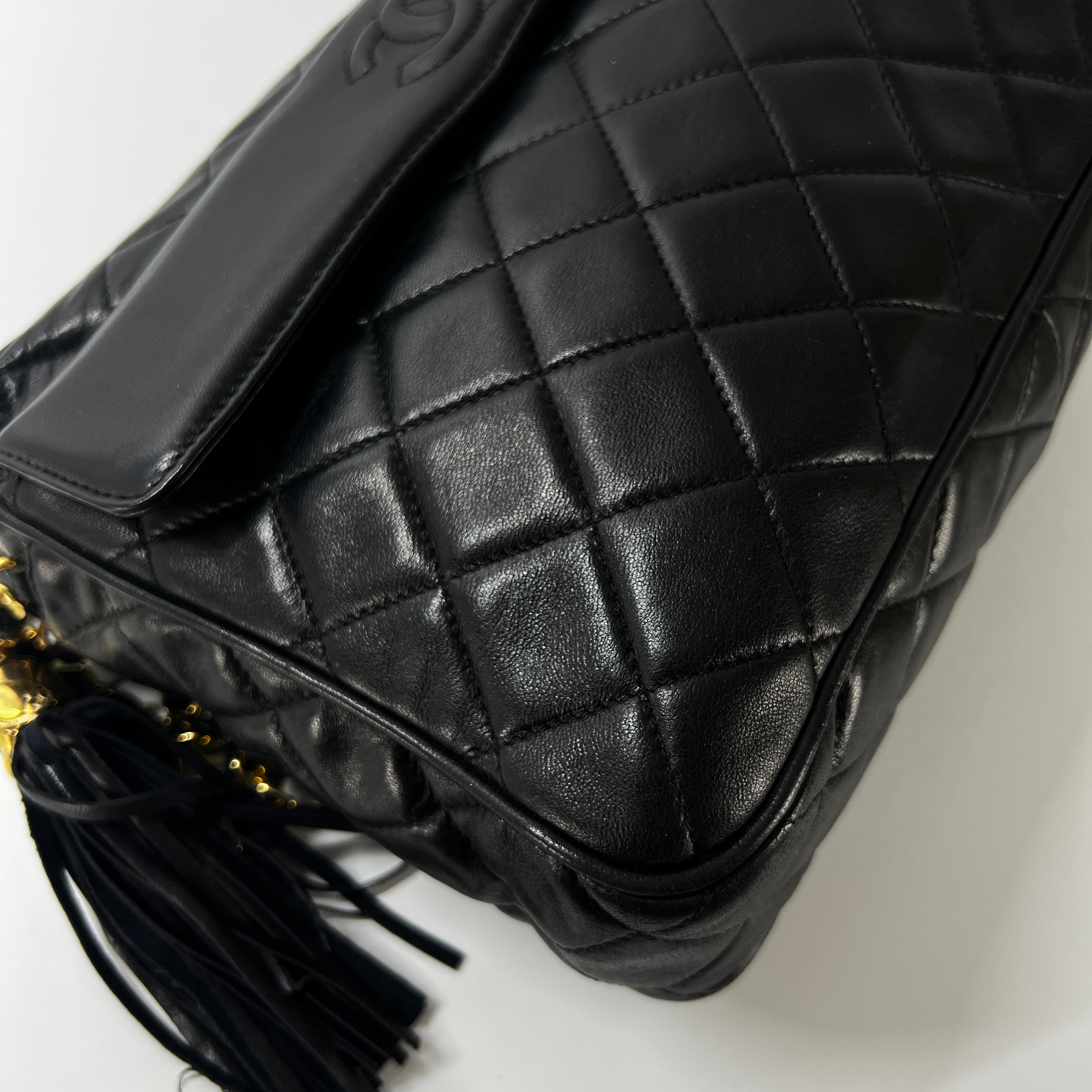 CHANEL Coco chain black leather handbag