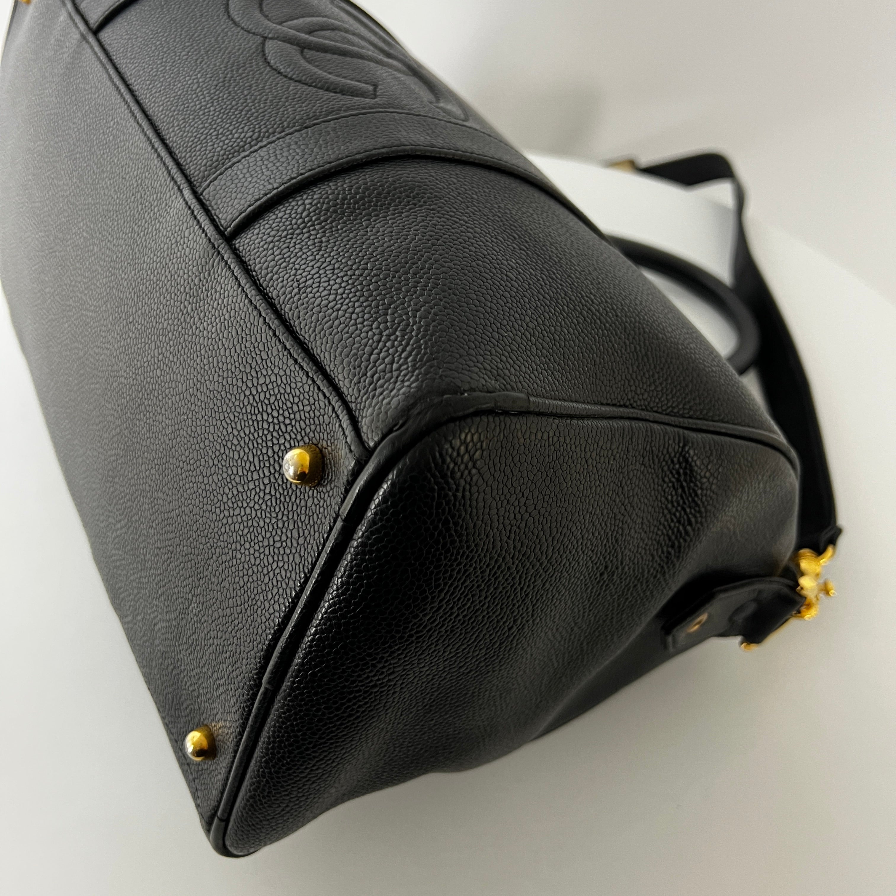 Sac à main CHANEL Boston cuir grainé noir