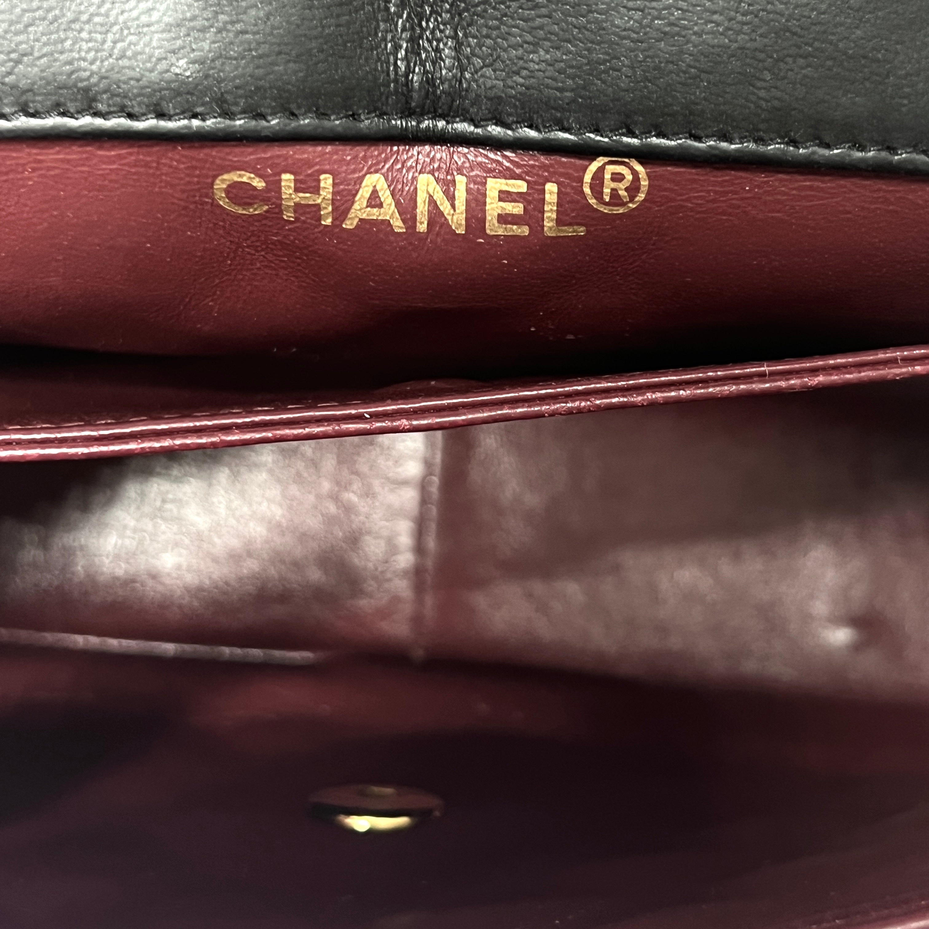 Sac à main CHANEL Matelassé coco mark cuir noir