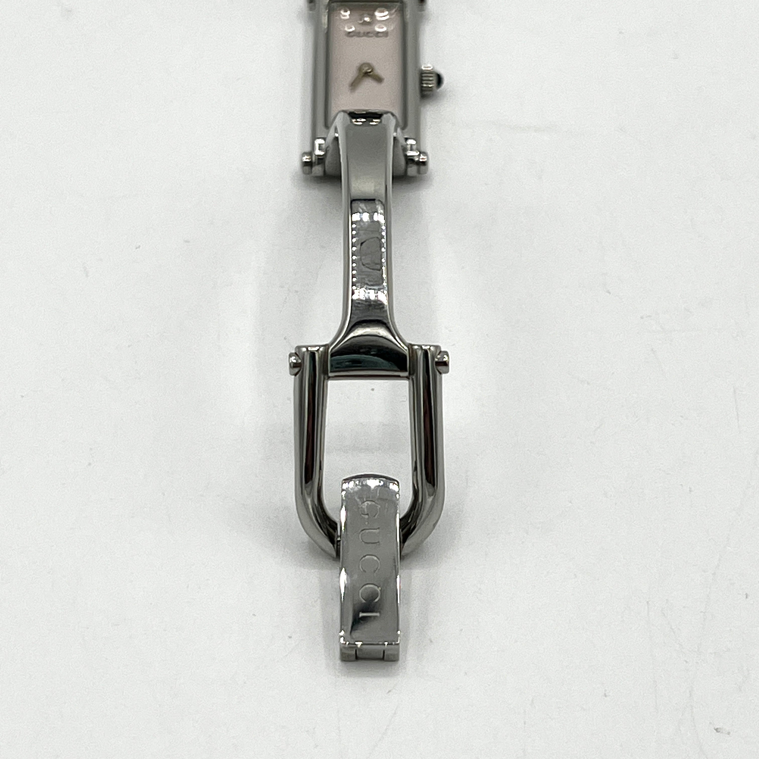 Montre GUCCI 1500 L acier Argenté