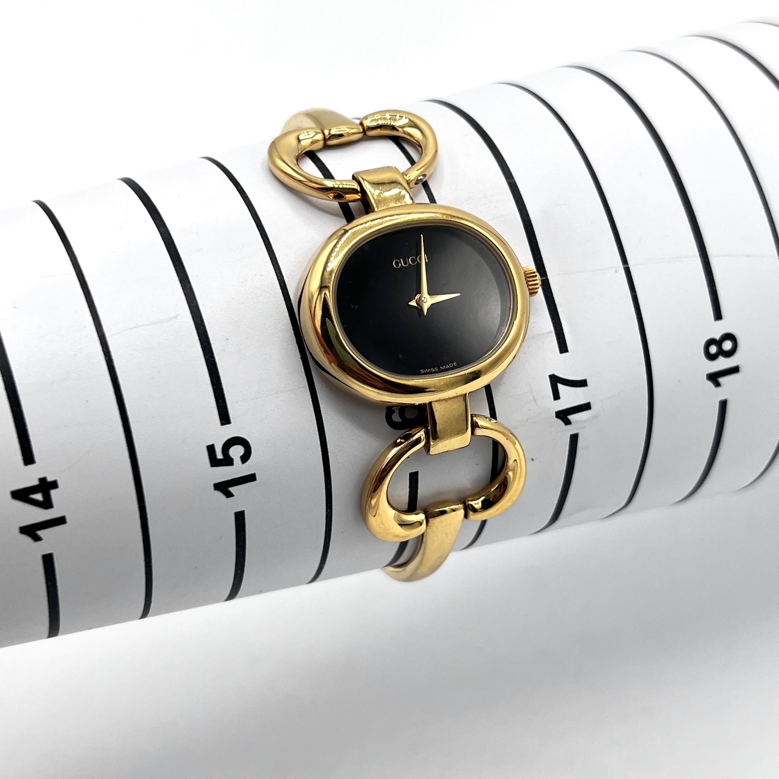 Montre GUCCI 1600 plaqué or Doré