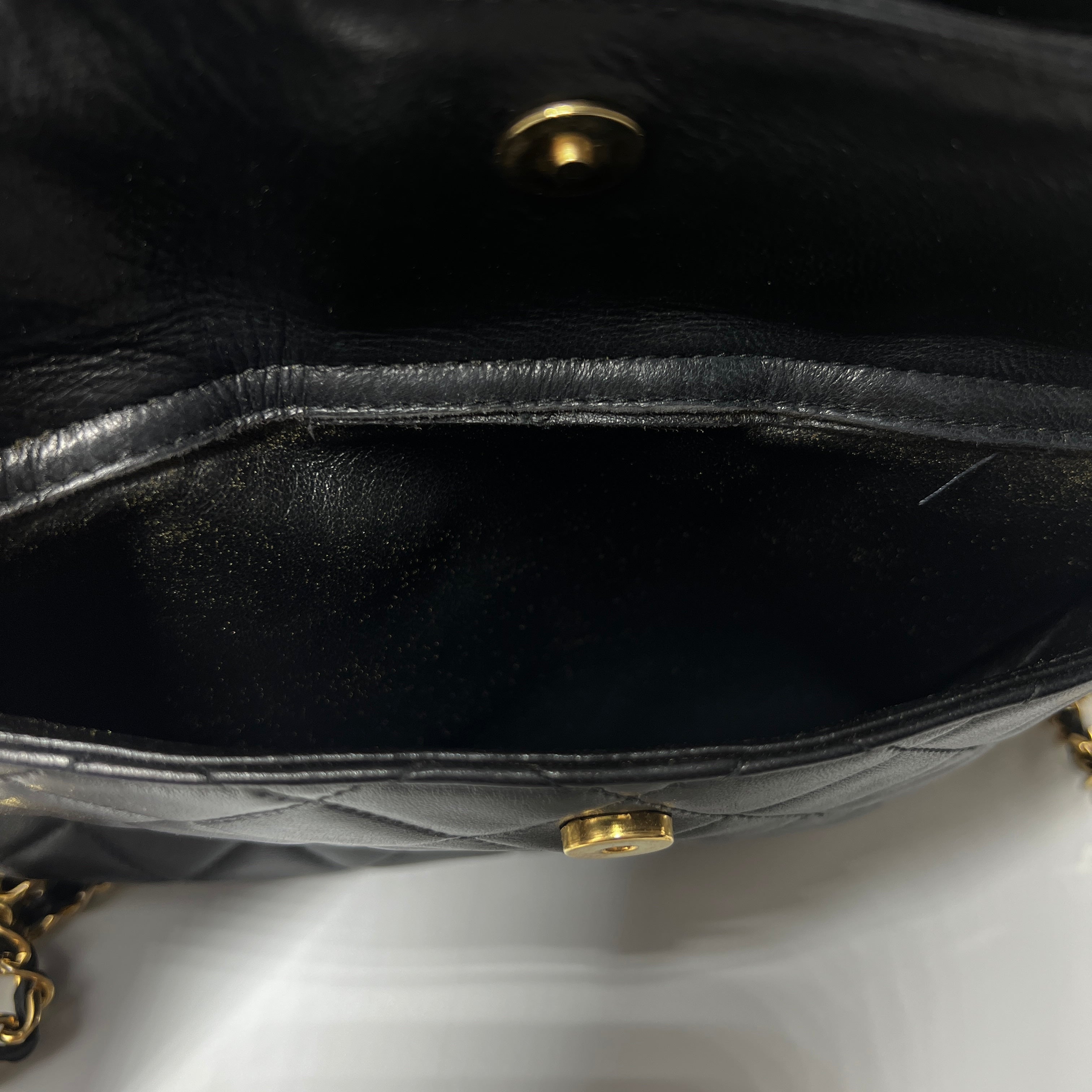 CHANEL Coco chain black leather handbag