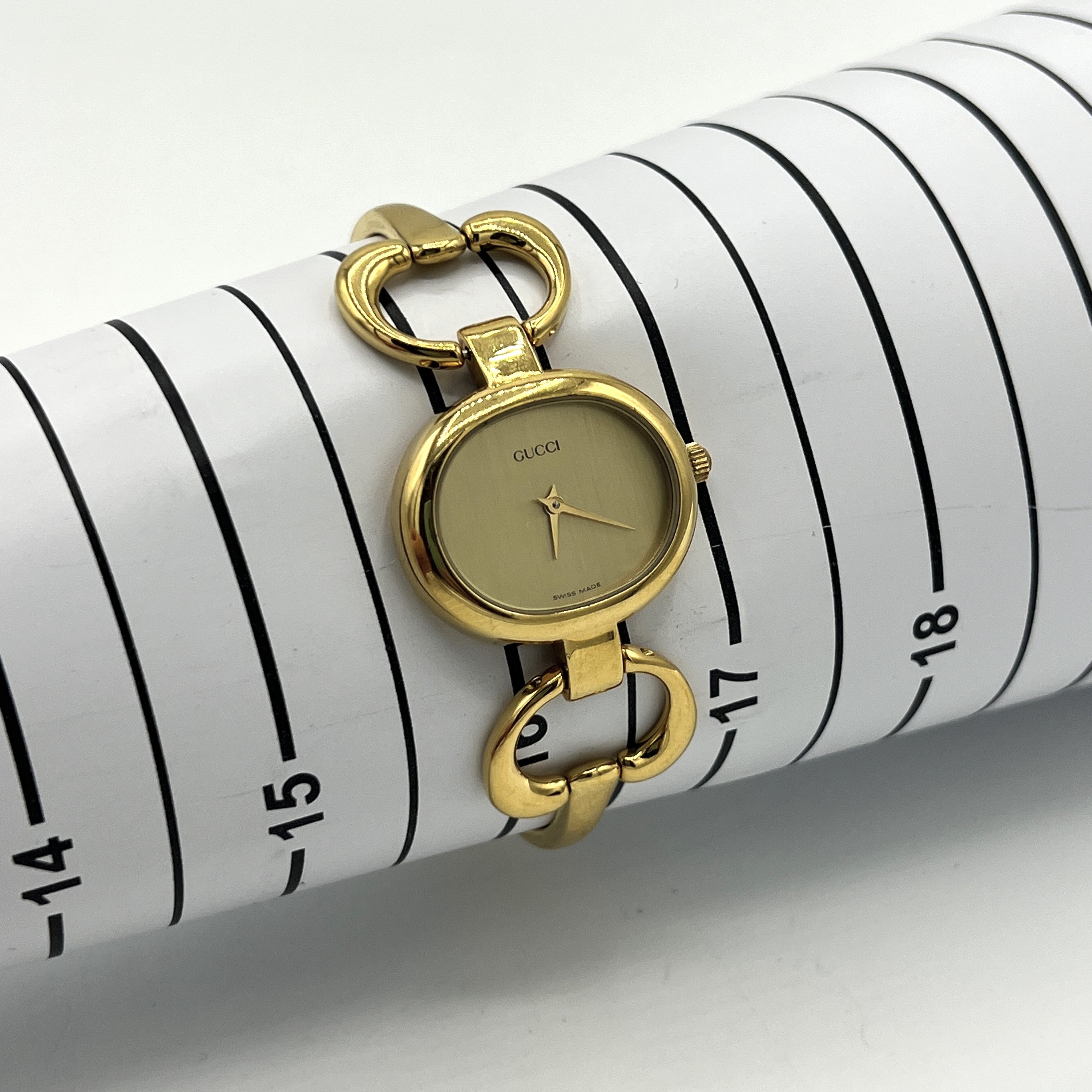 GUCCI 1600 Gold Plated Watch Gold