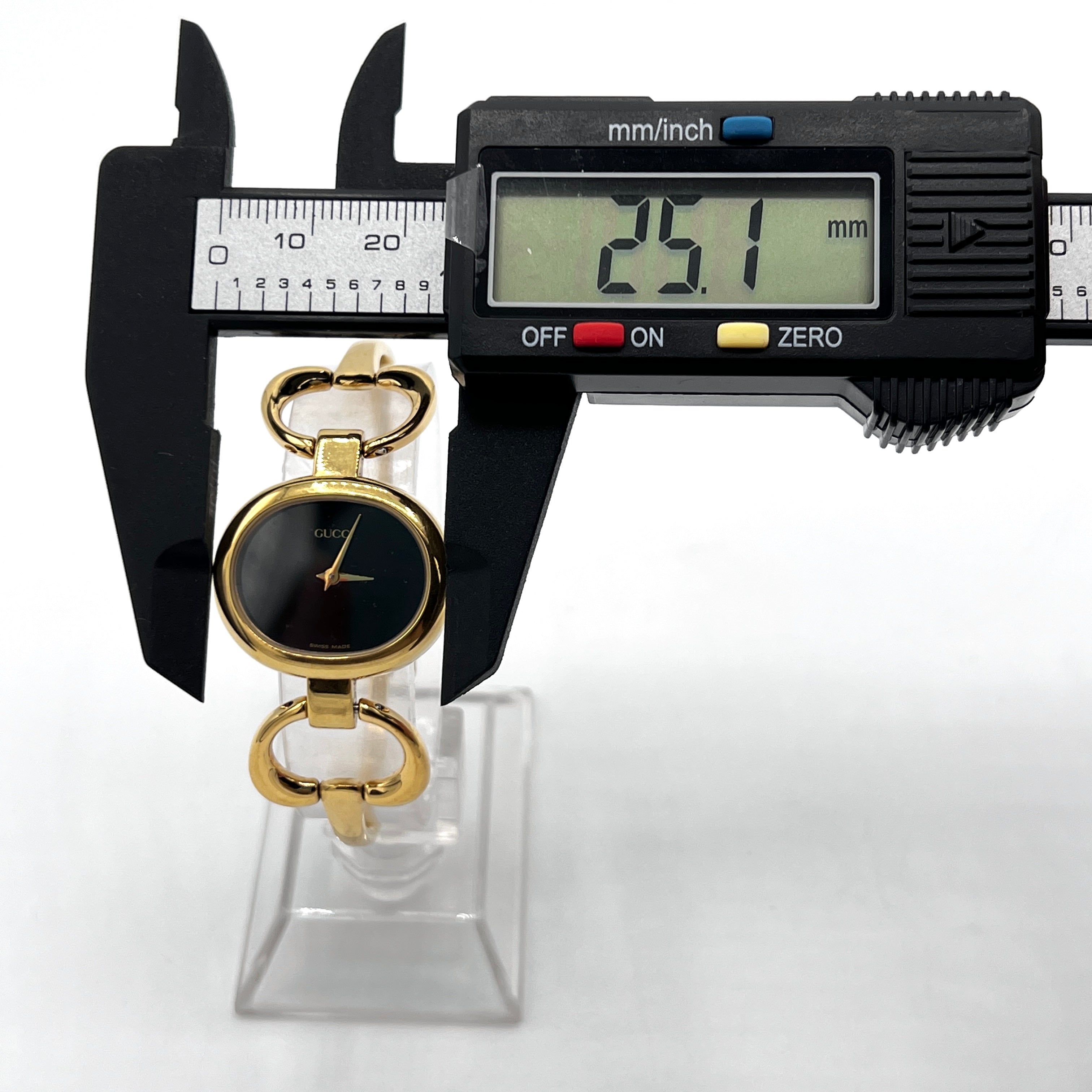 Montre GUCCI 1600 plaqué or Doré