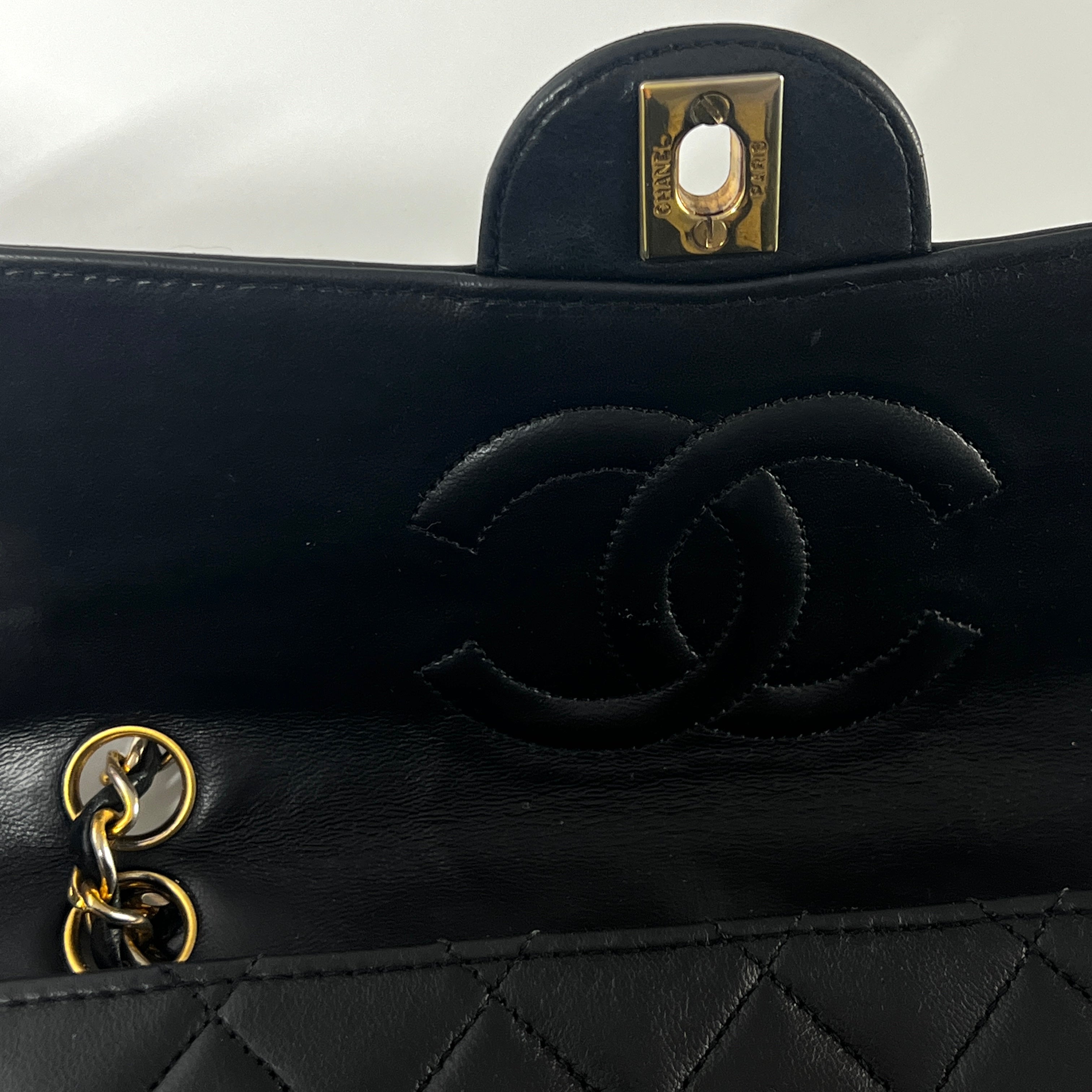 Sac à main CHANEL Matelassé coco mark cuir noir
