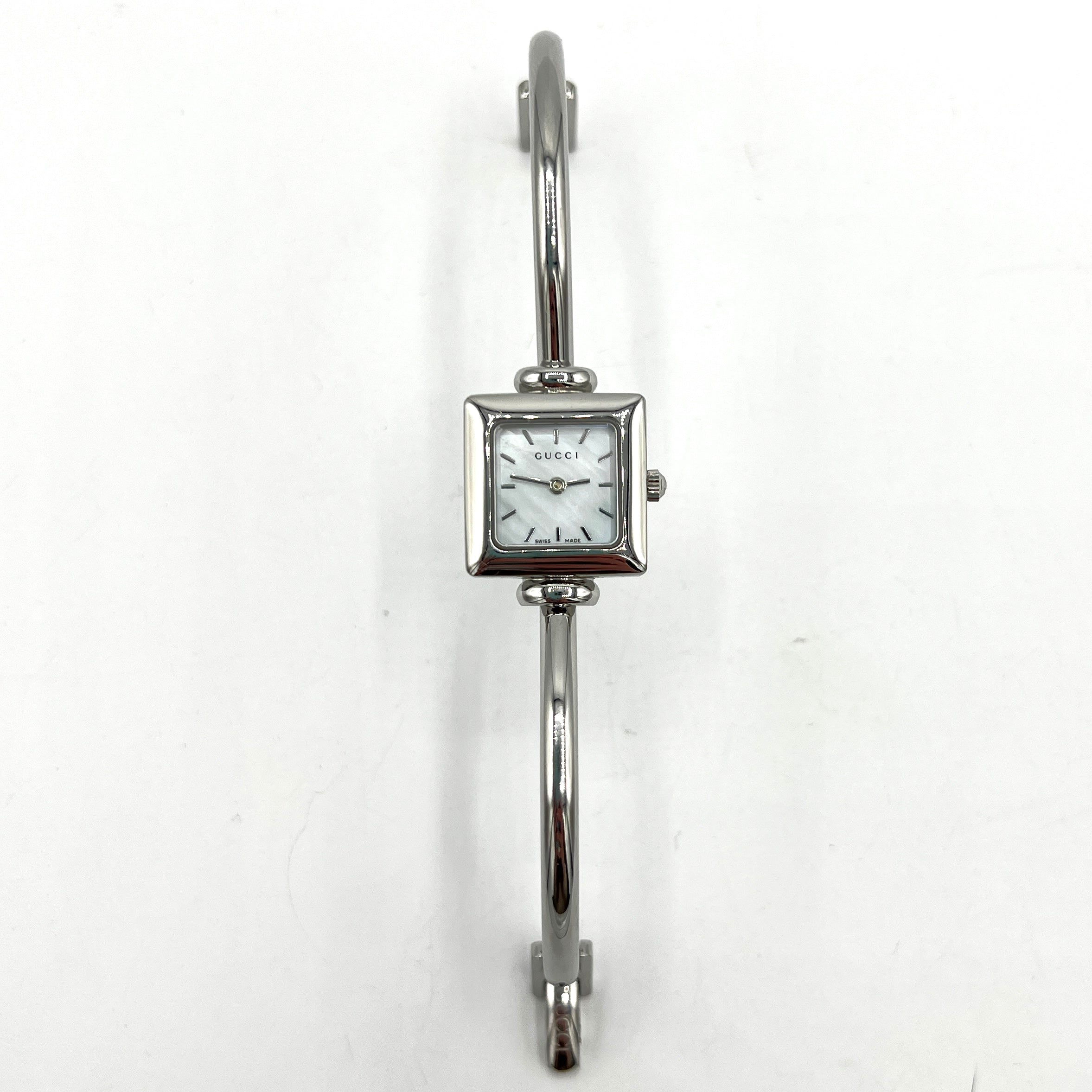 Montre GUCCI 1900 L acier Argenté