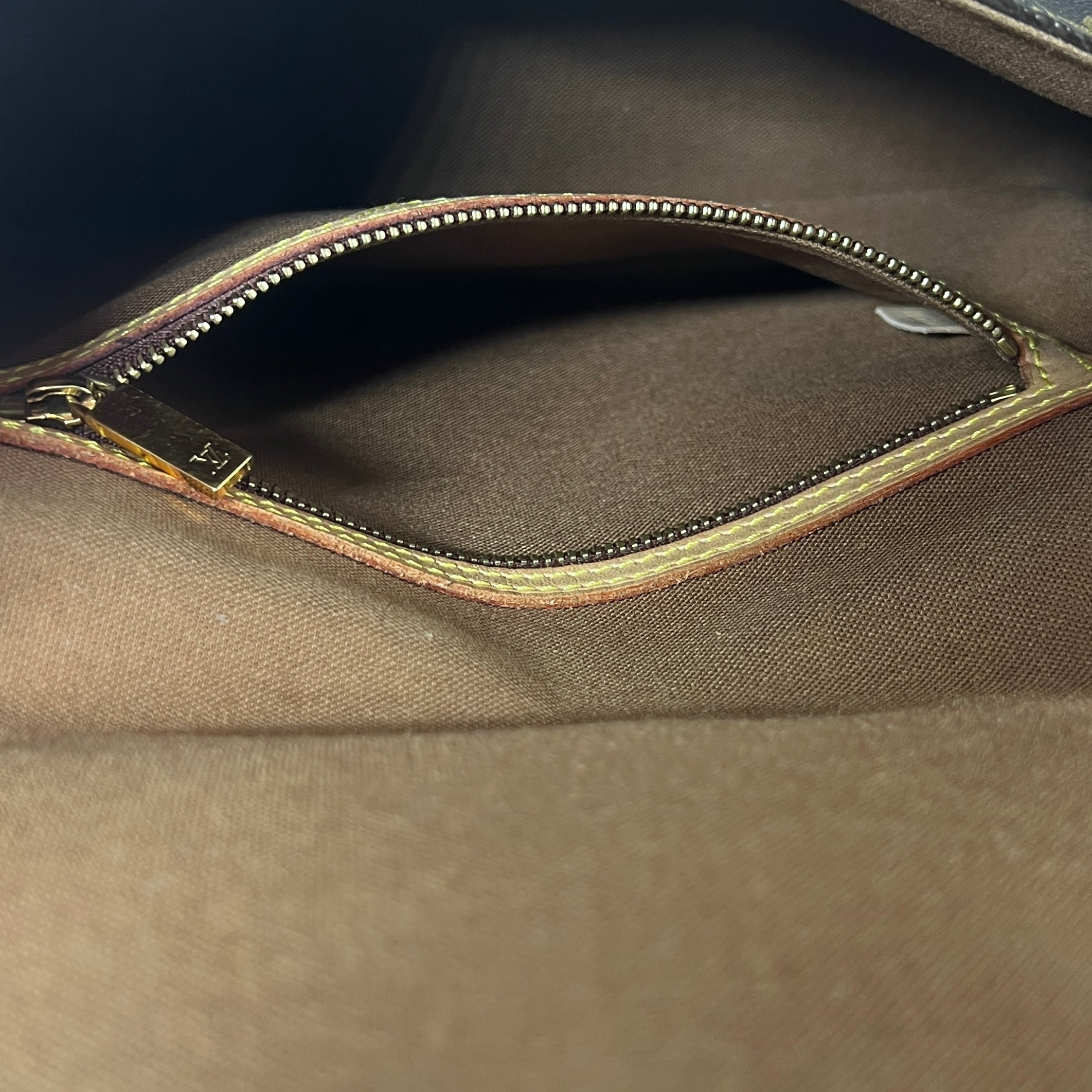 LOUIS VUITTON Looping handbag in brown canvas and leather
