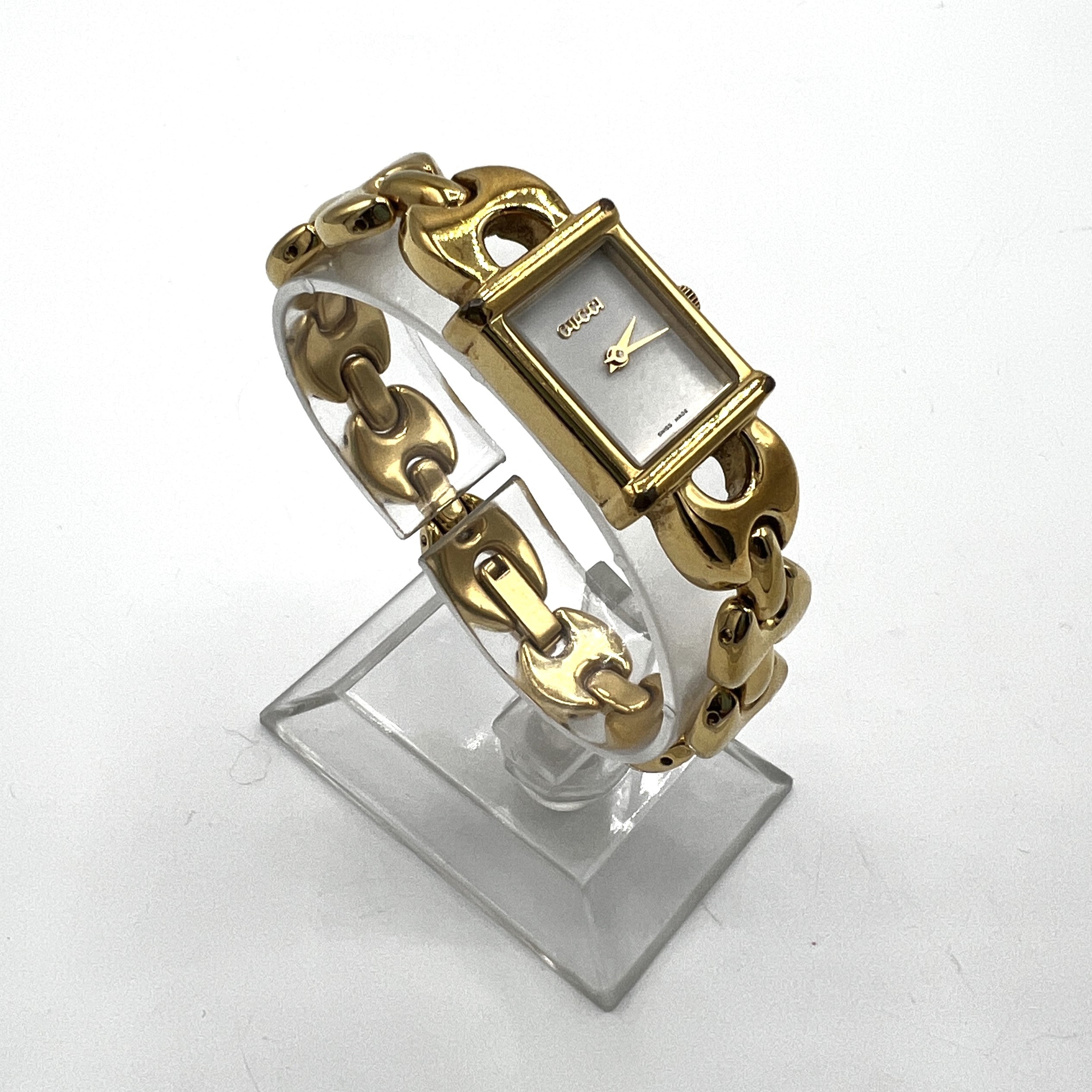 Montre GUCCI 1800 L plaqué or Doré
