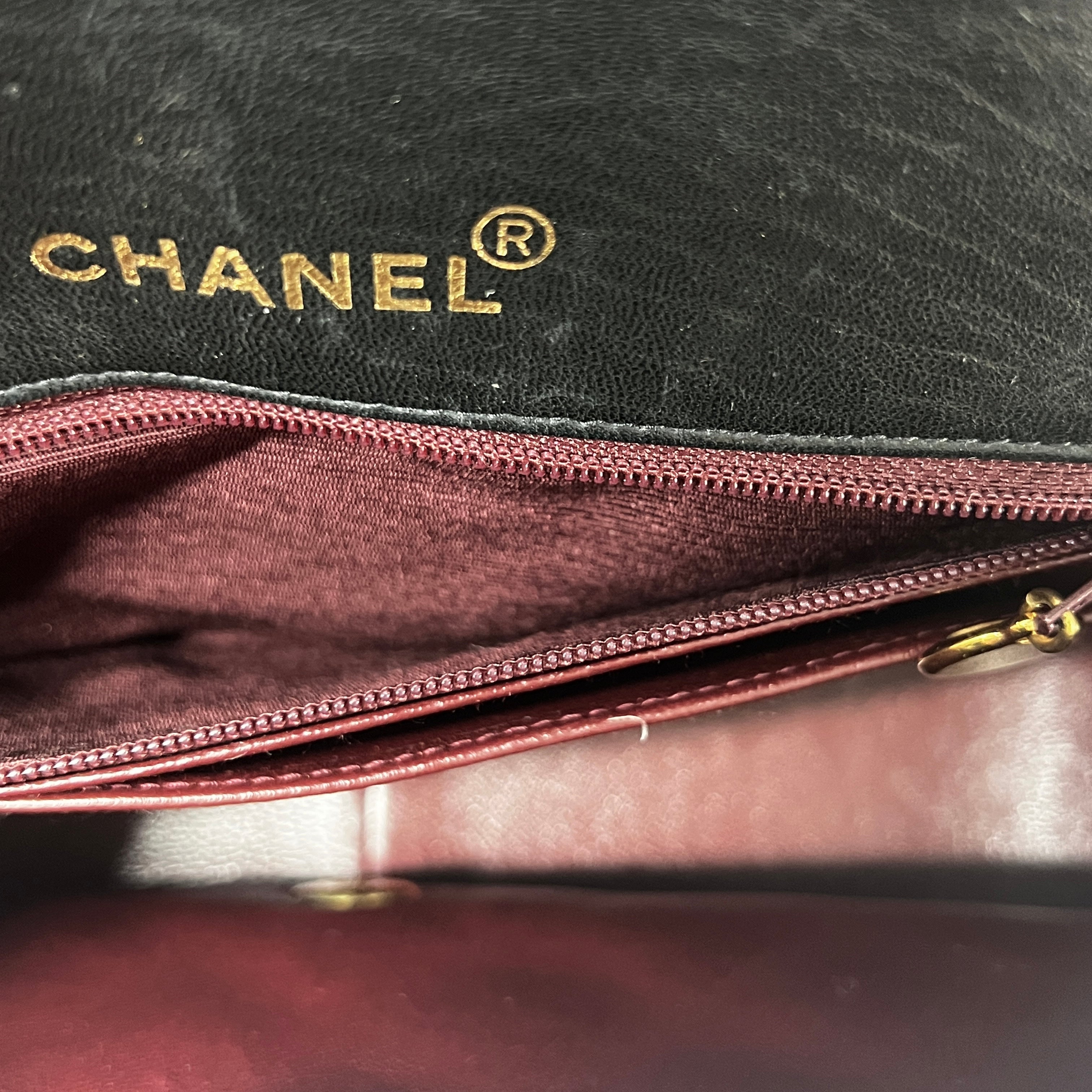 Sac à main CHANEL Diana Medium cuir noir