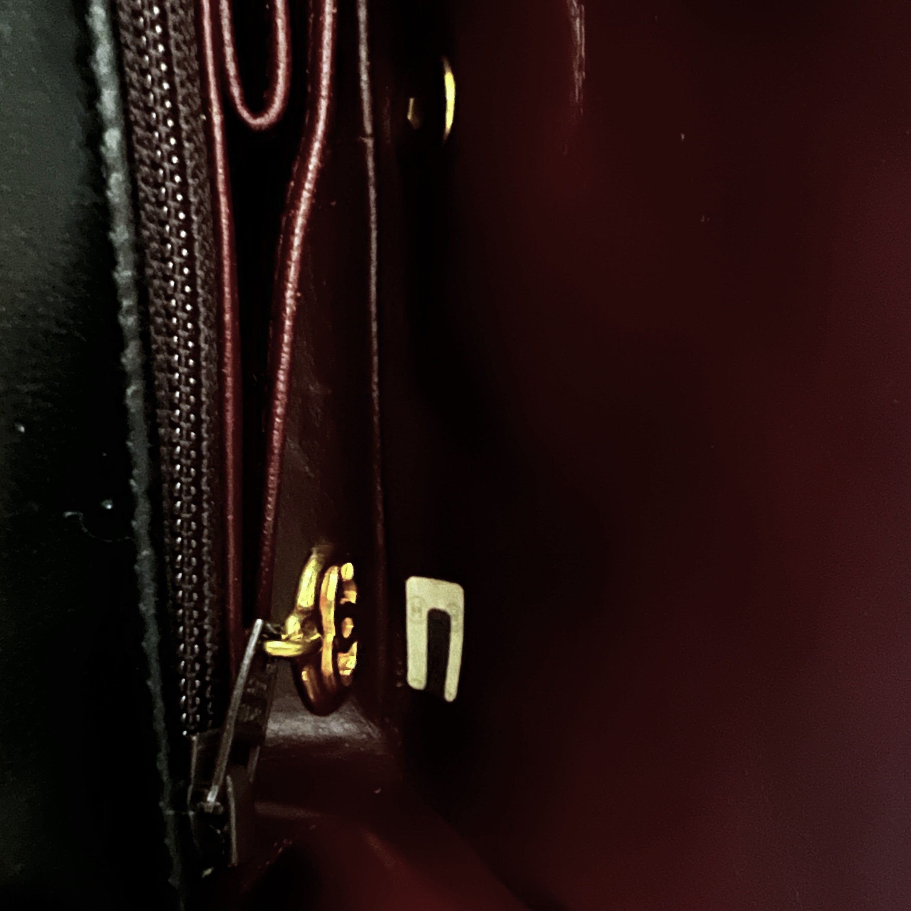 Sac à main CHANEL Timeless classique matelassé single flap cuir noir