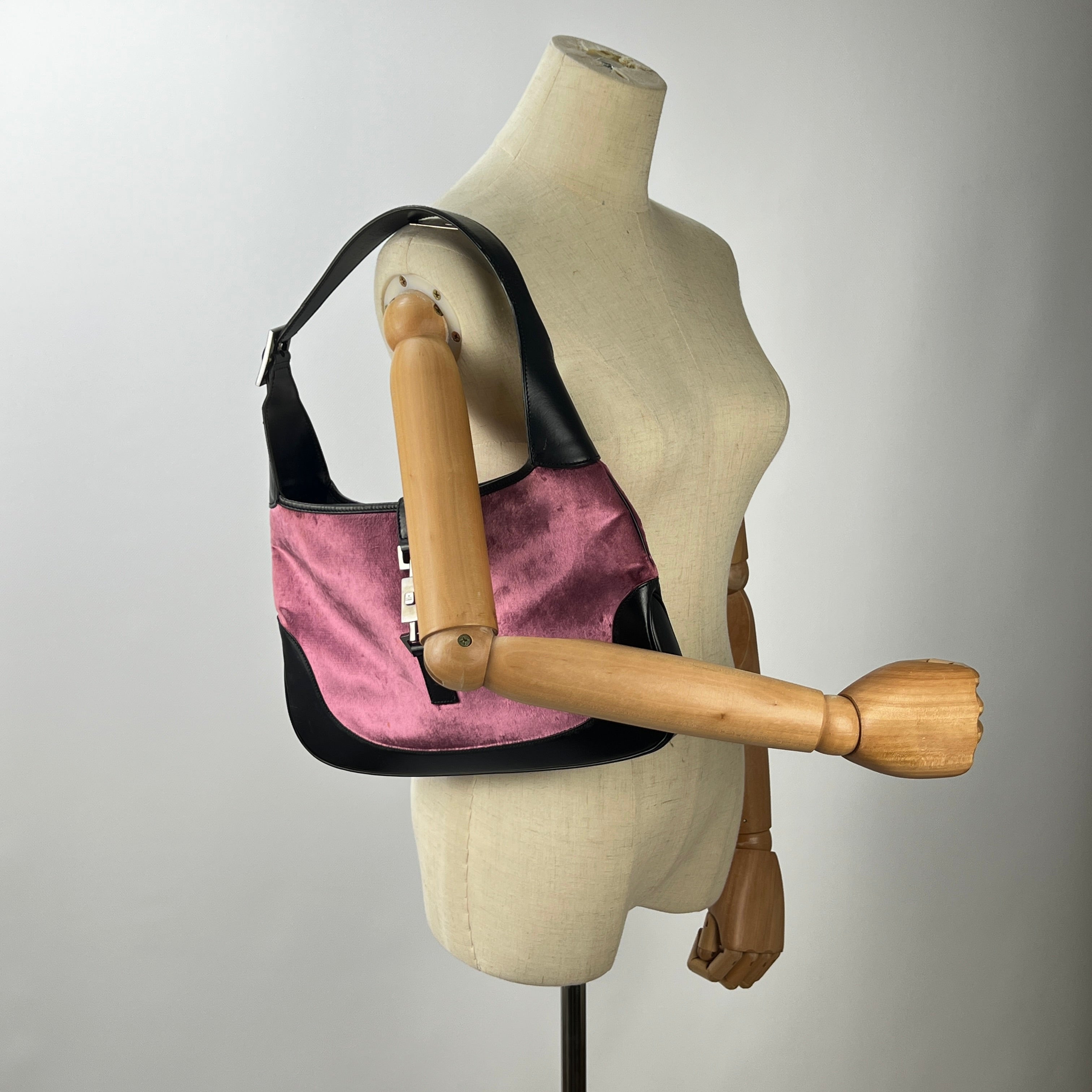 Sac à main GUCCI Jackie suede et cuir rose