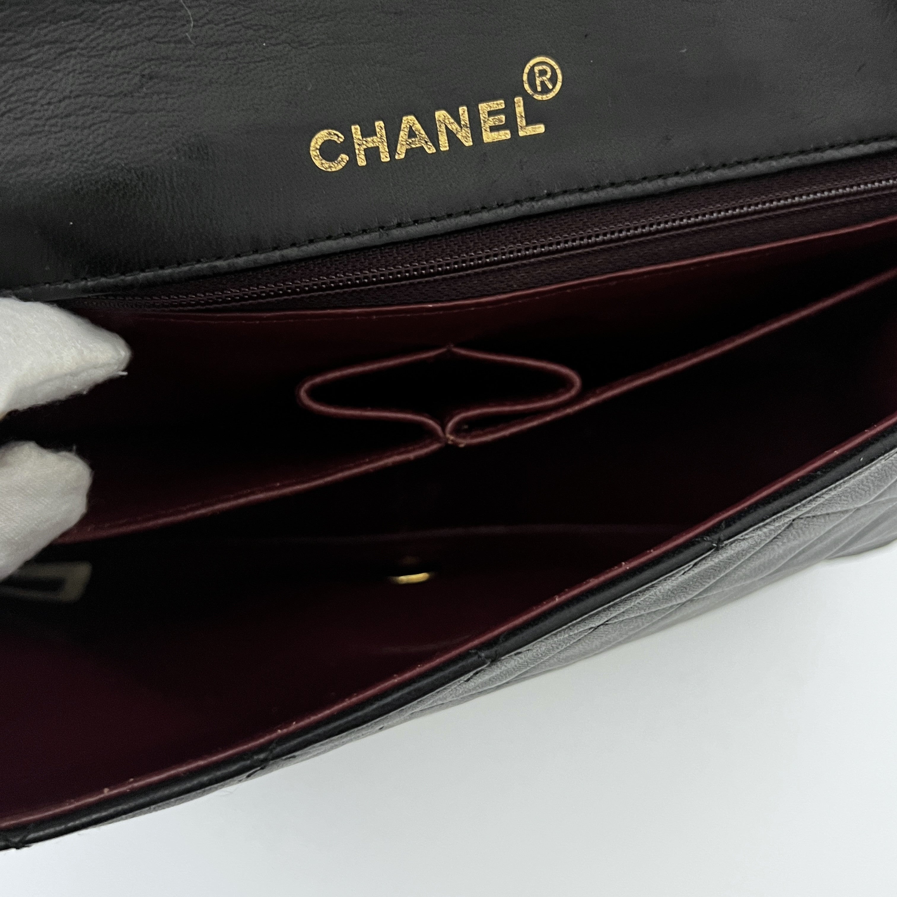 Sac à main CHANEL Timeless classique matelassé single flap cuir noir