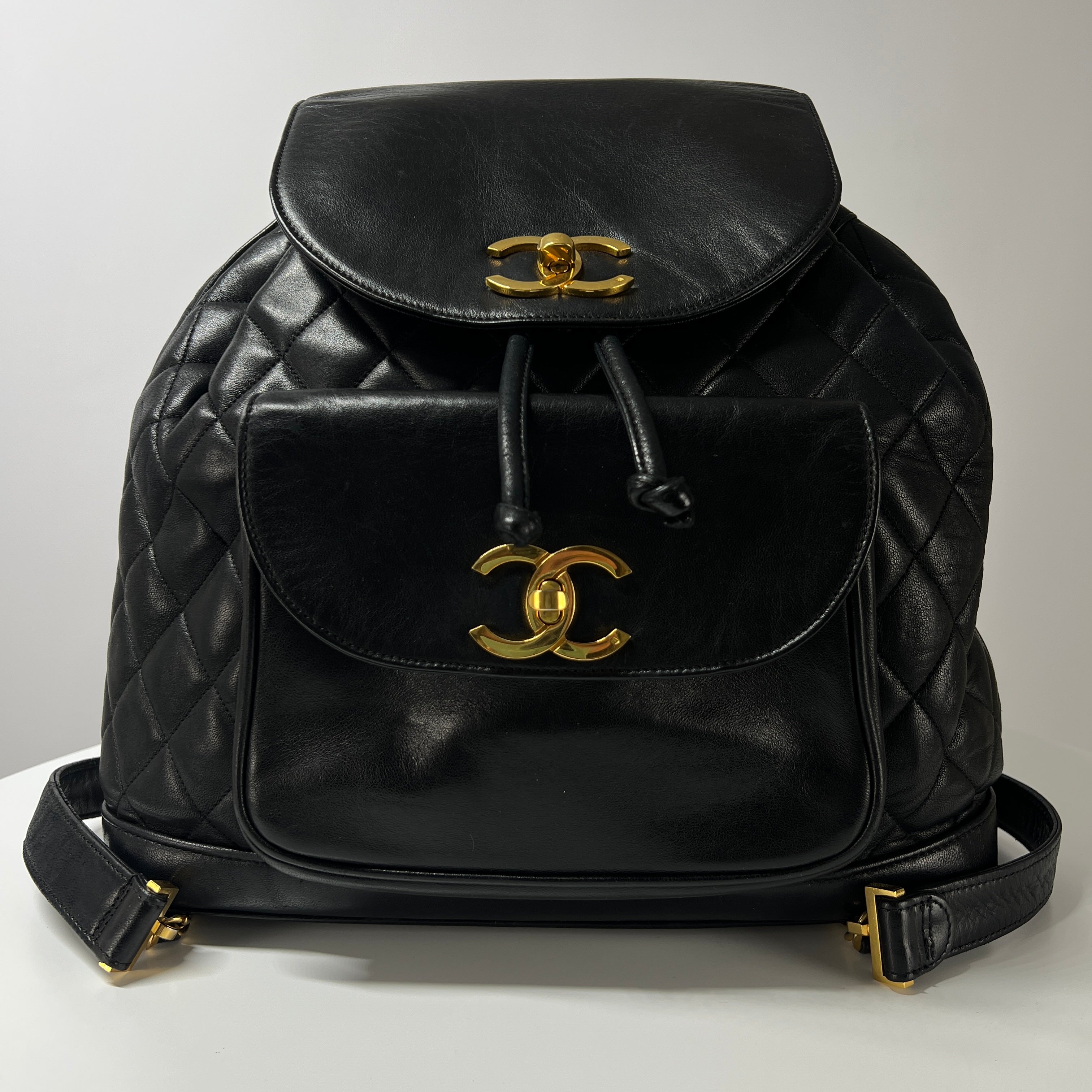 Sac à dos CHANEL Matelassé cuir noir