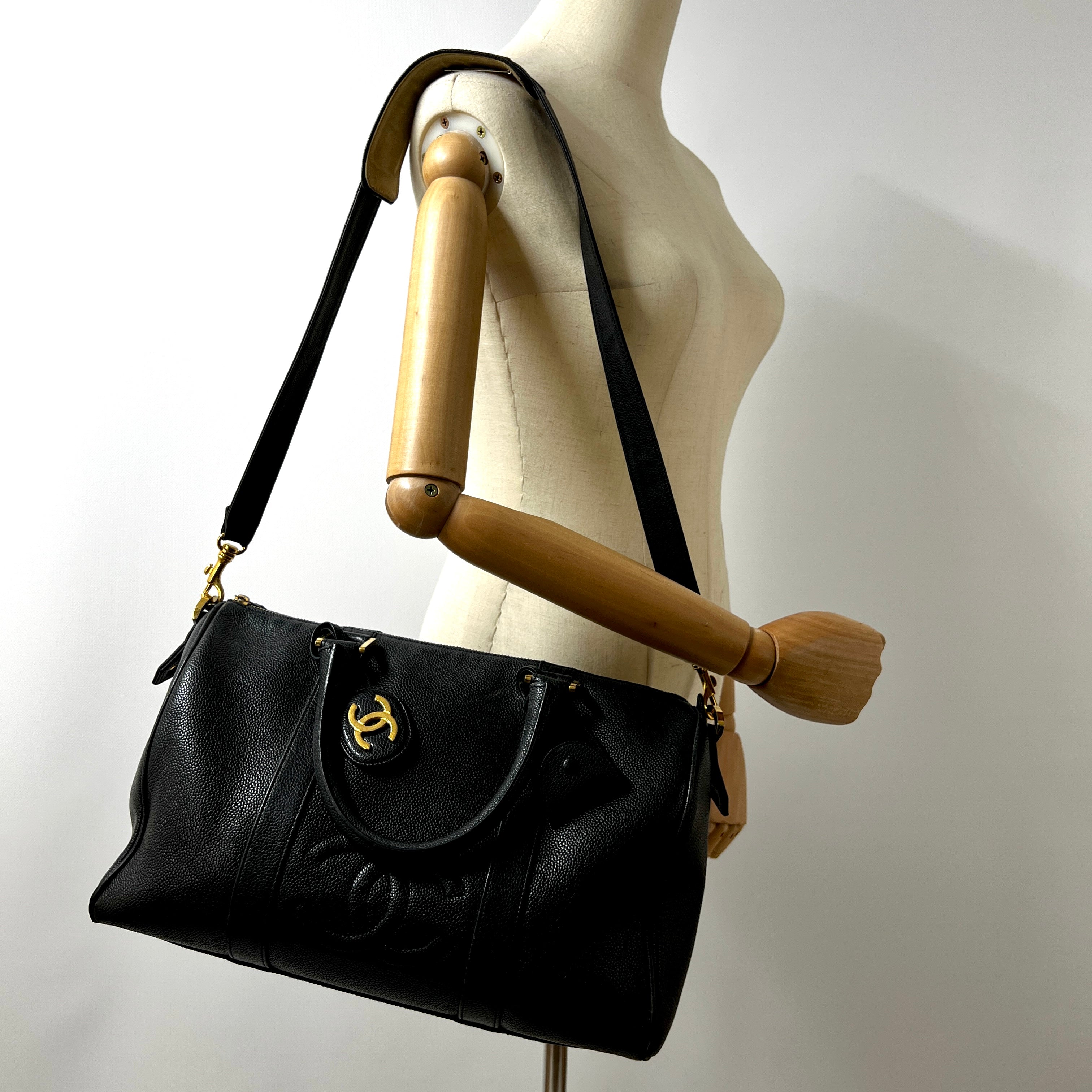 Sac à main CHANEL Boston cuir grainé noir