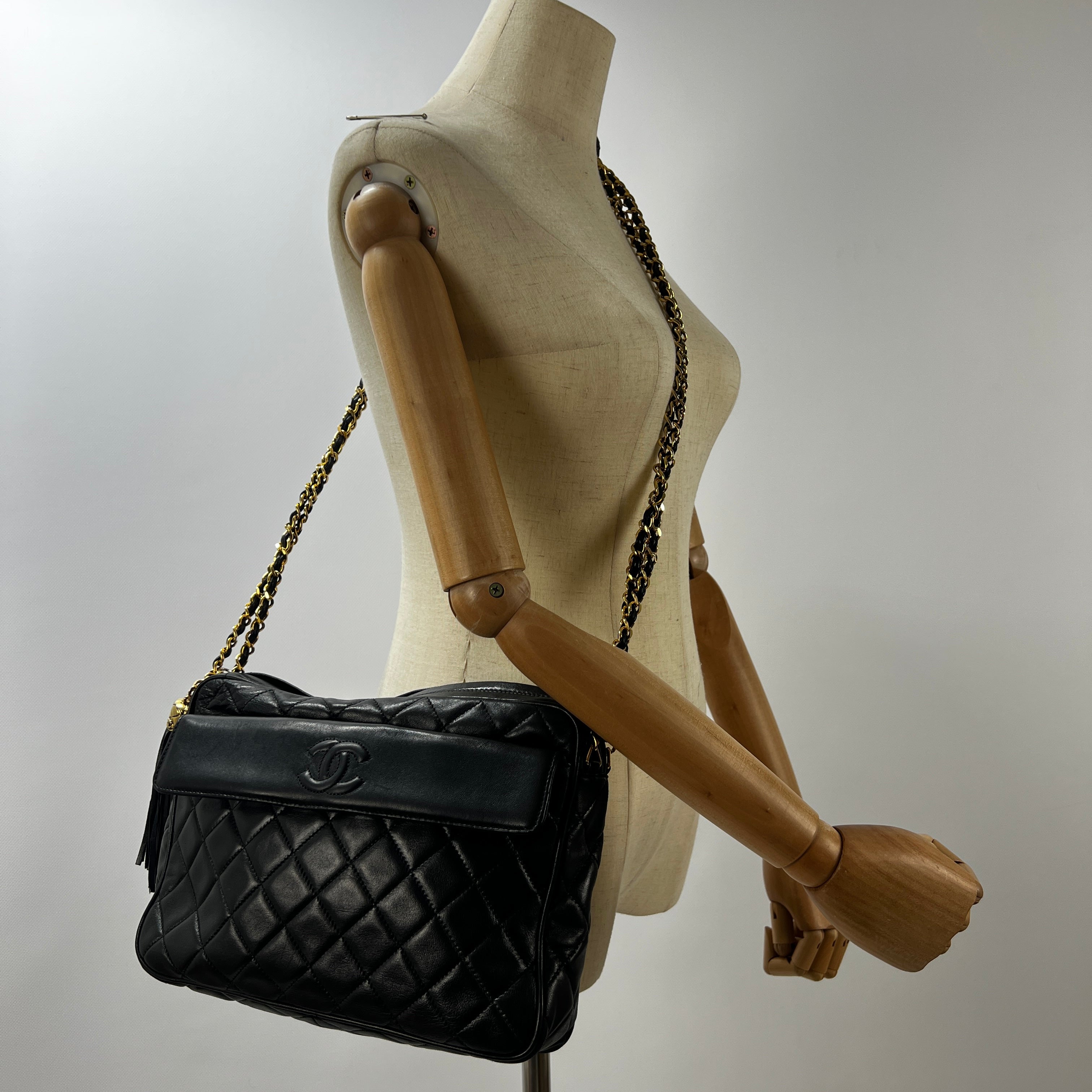 Sac à main CHANEL Coco chain cuir noir