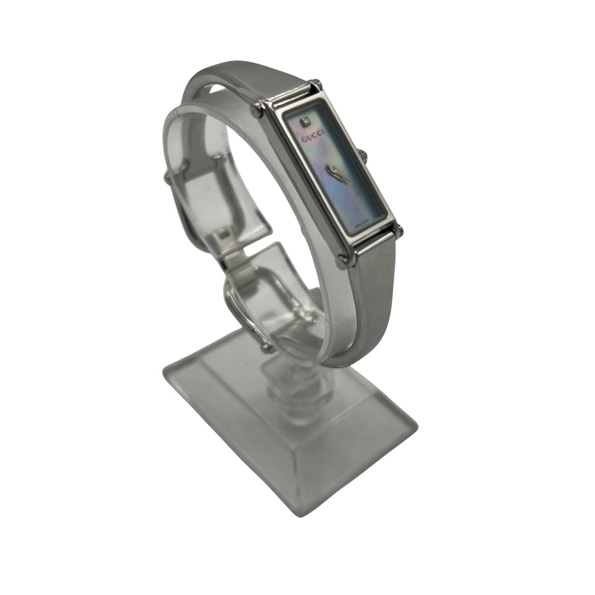 Montre GUCCI 1500 L acier Argenté