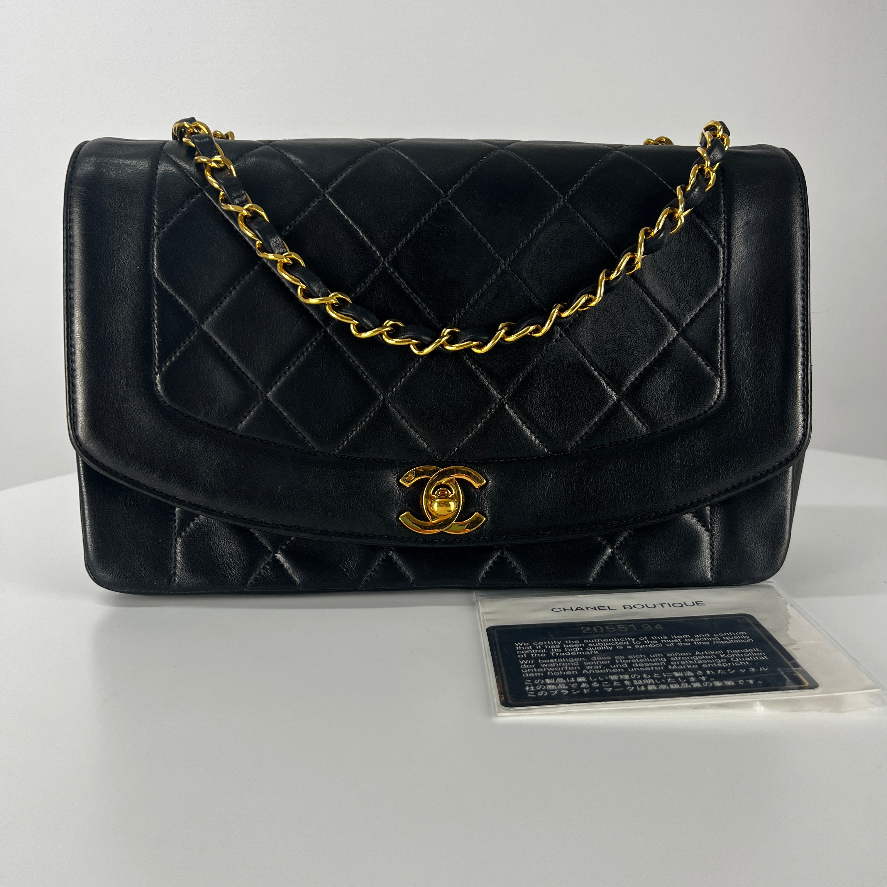 Sac à main CHANEL Diana Medium cuir noir