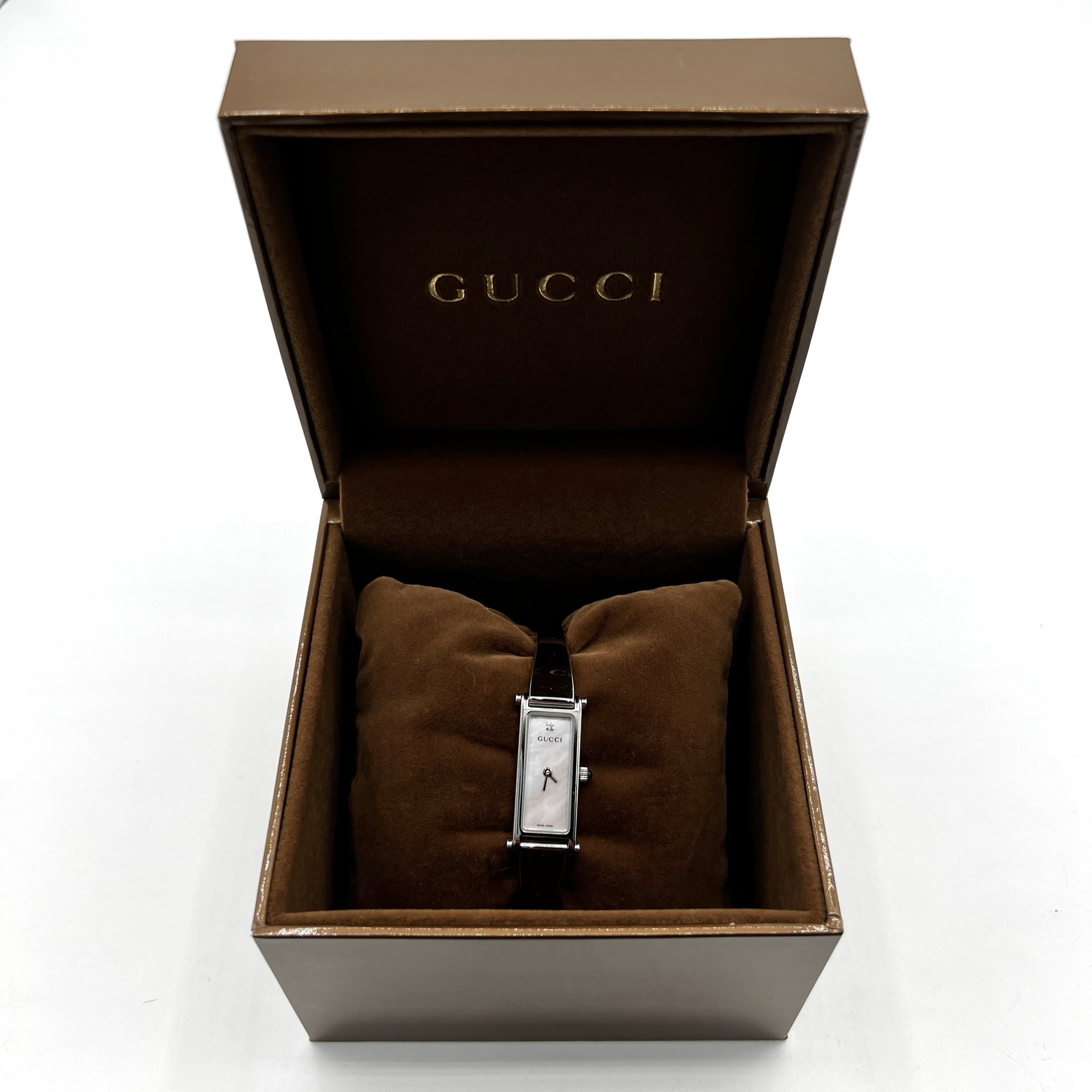 Montre GUCCI 1500 L acier Argenté
