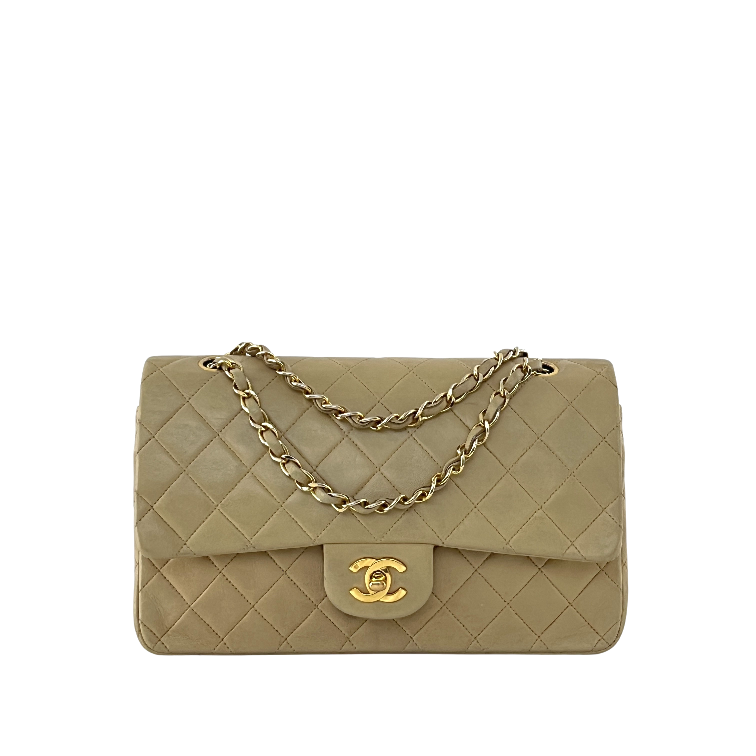 Sac à main CHANEL Timeless Classique Medium Double Flap cuir d'agneau beige