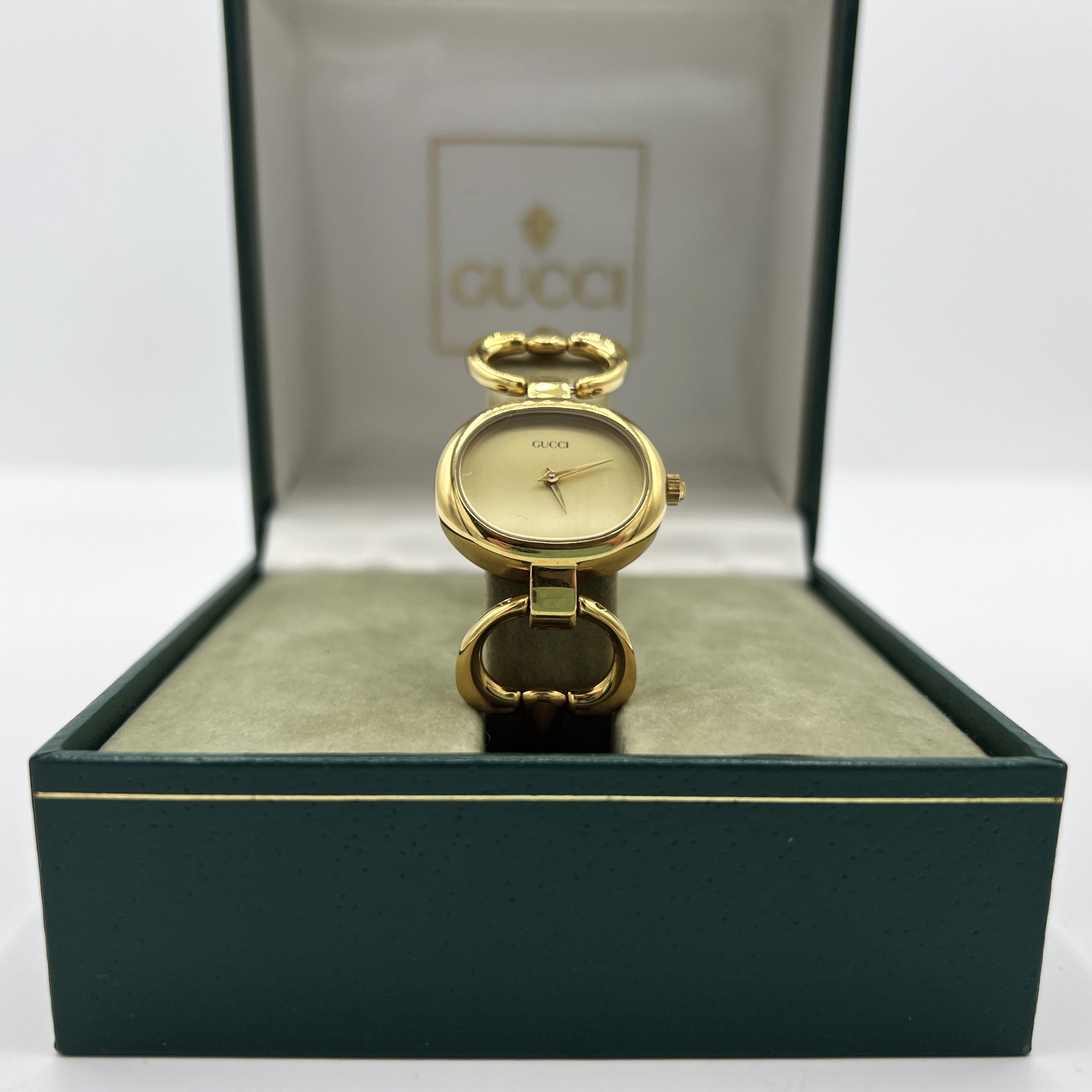 GUCCI 1600 Gold Plated Watch Gold
