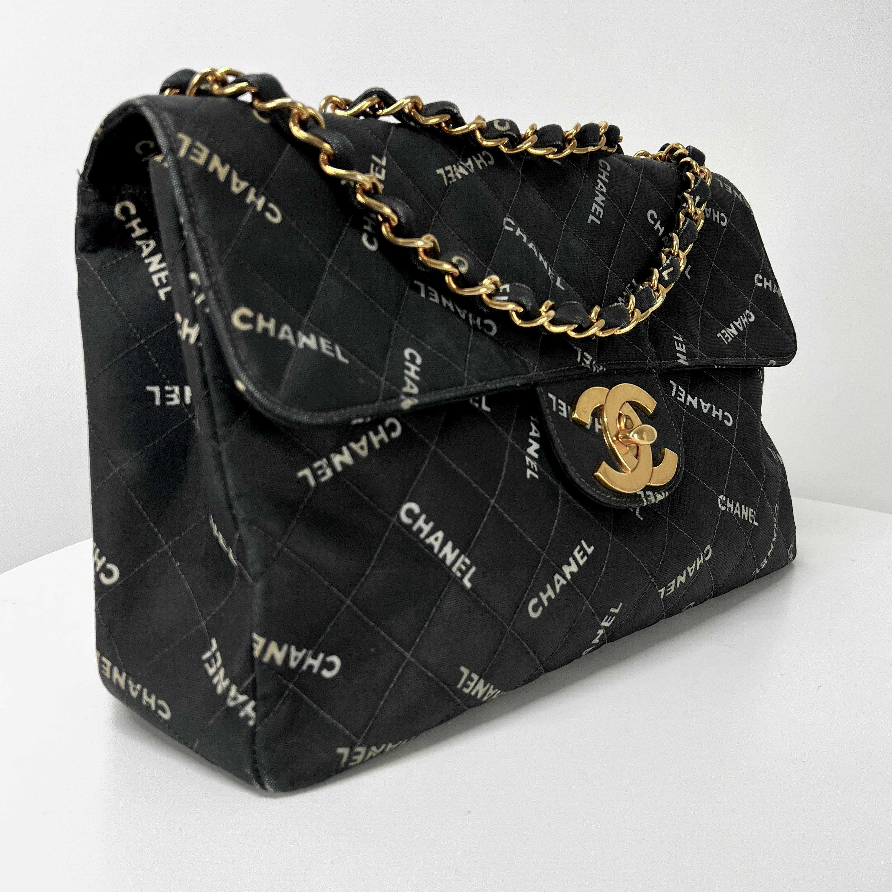 Sac à main CHANEL Jumbo toile noir