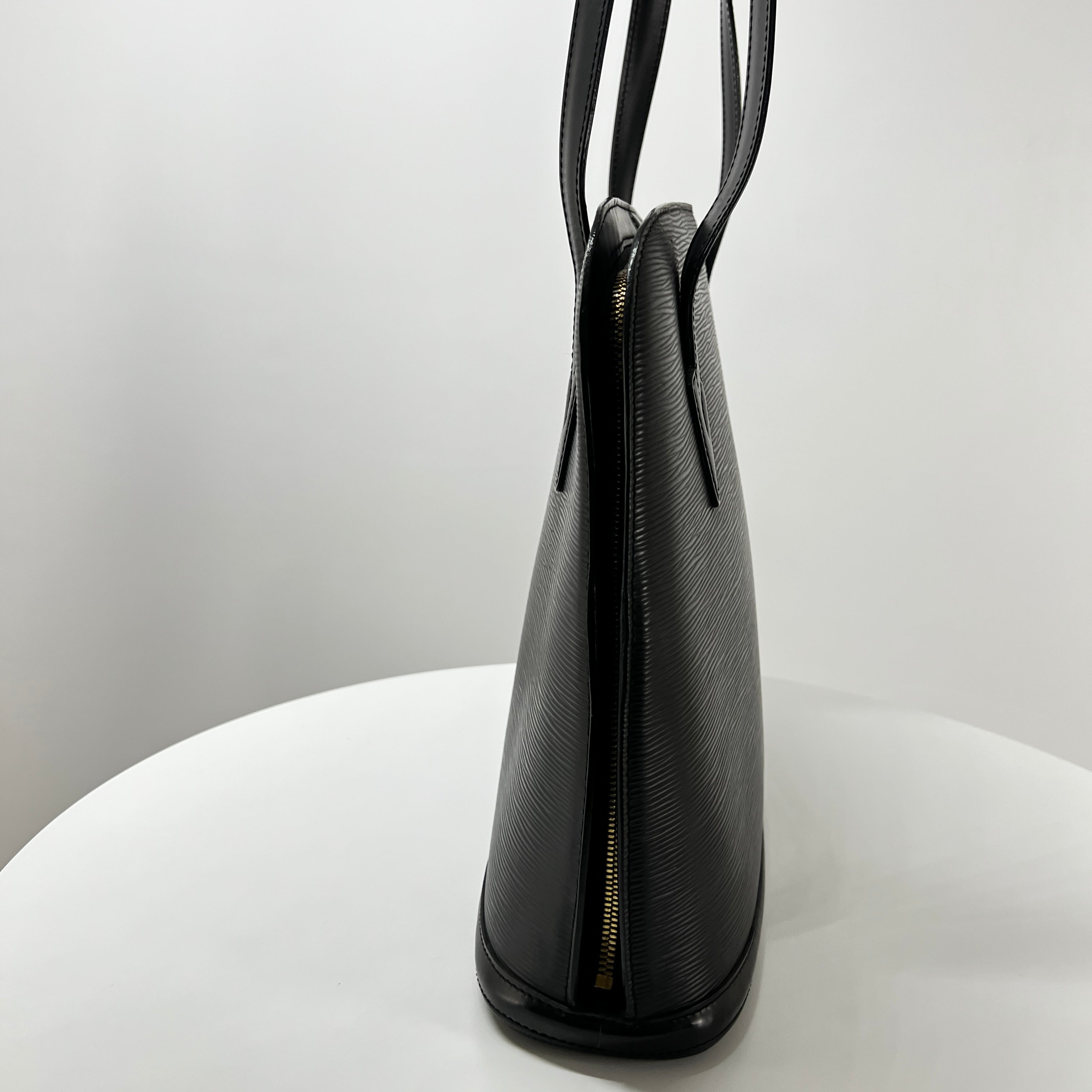 LOUIS VUITTON Lussac handbag in black epi leather