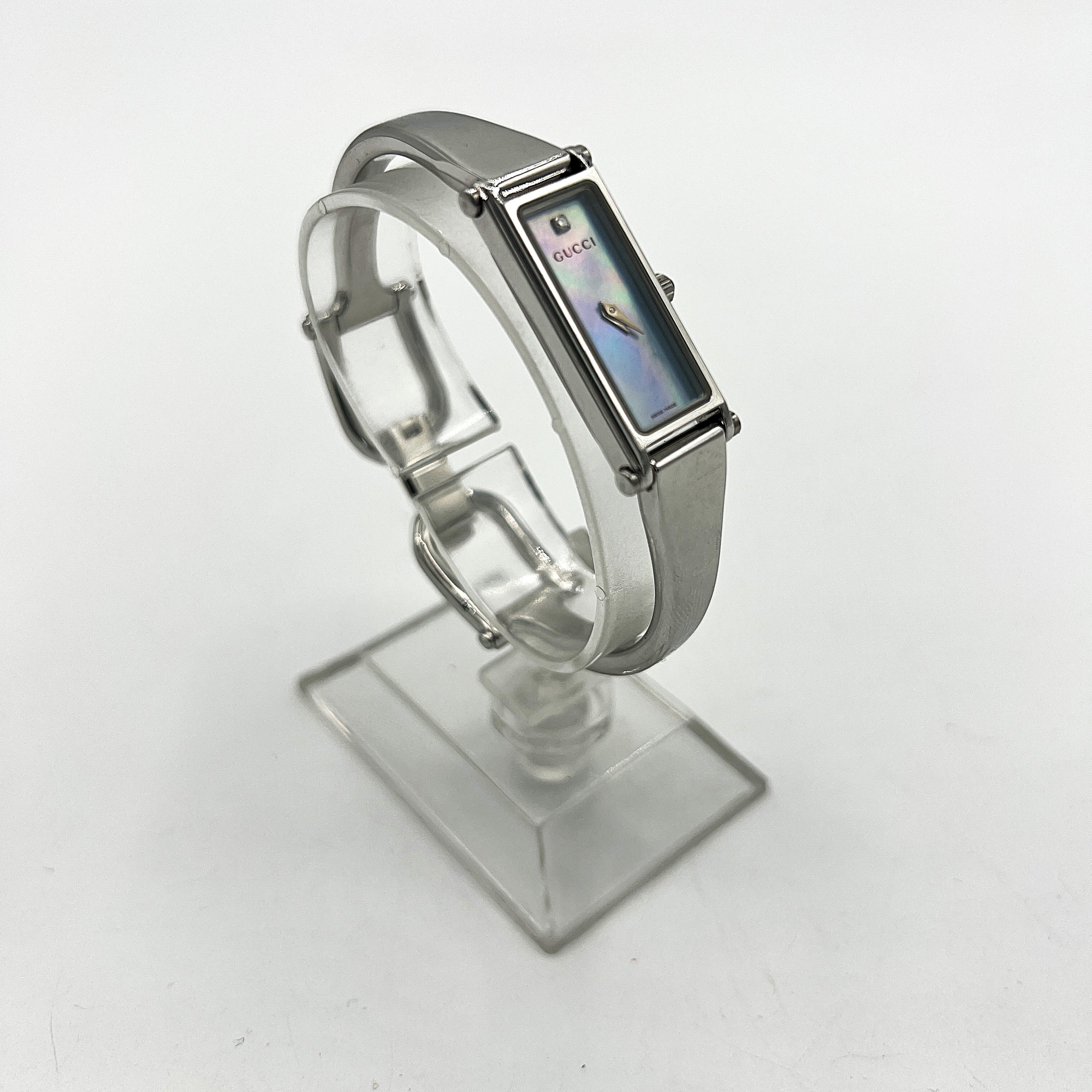 Montre GUCCI 1500 L acier Argenté