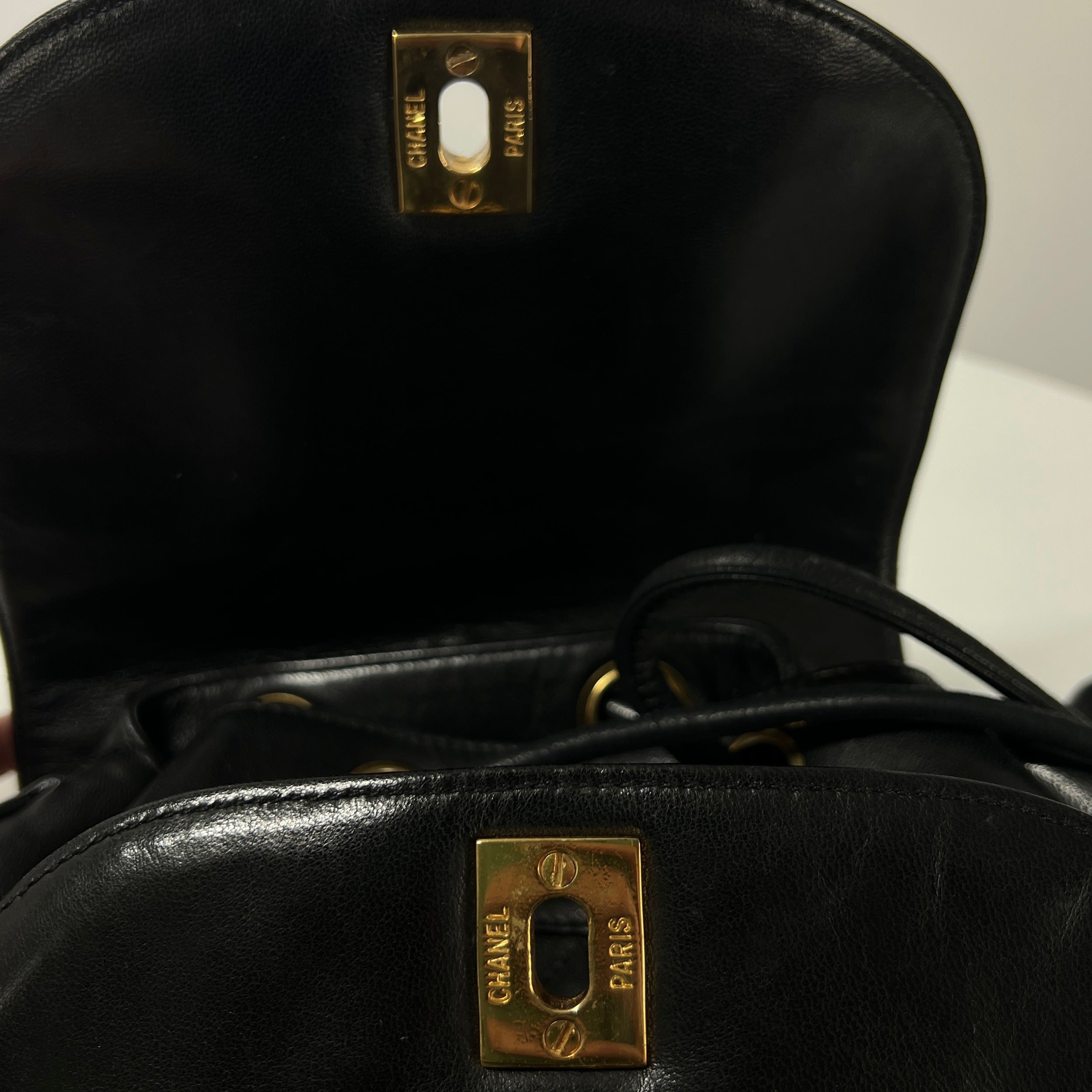Sac à dos CHANEL Matelassé cuir noir