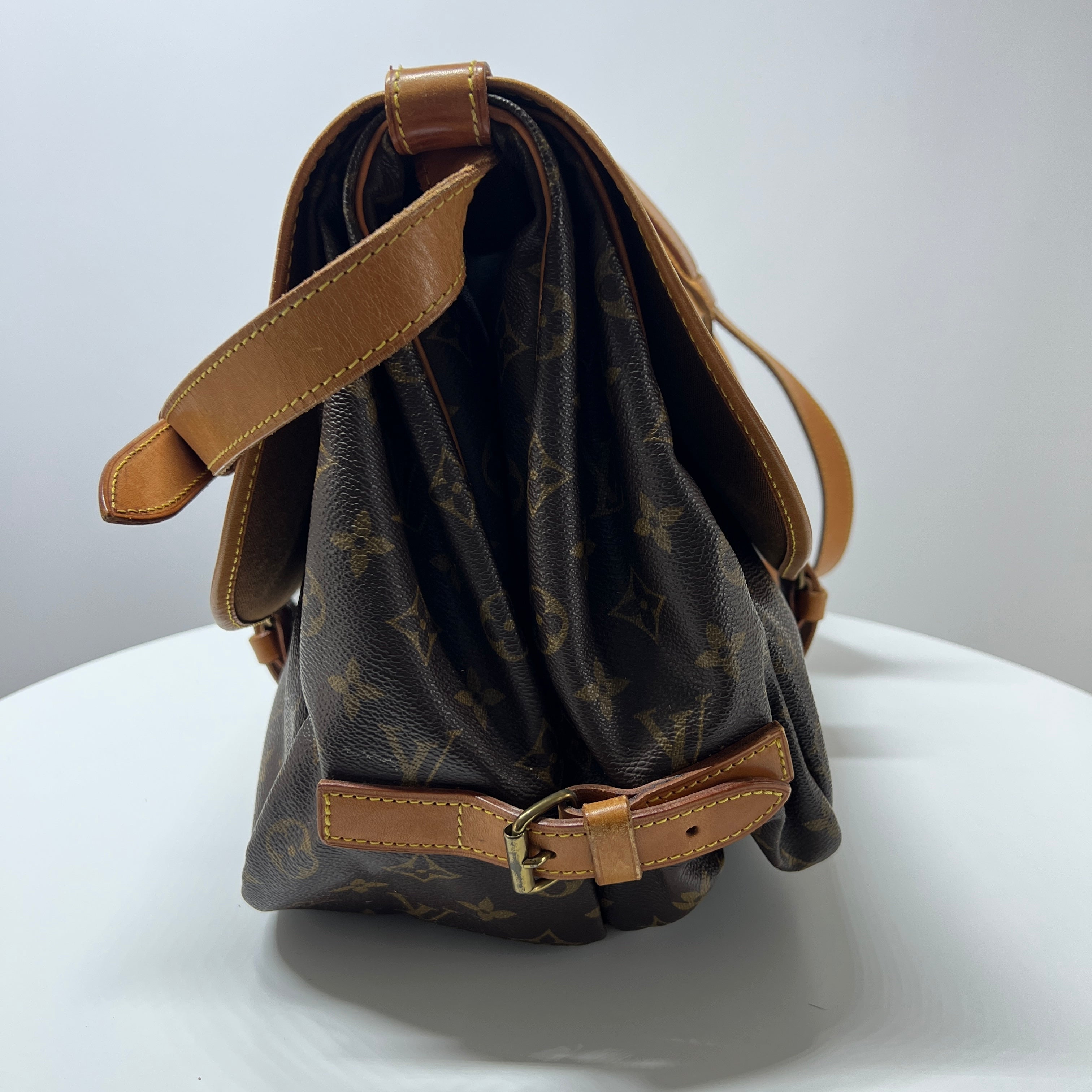 Sac à main LOUIS VUITTON Saumur 35 toile et cuir marron