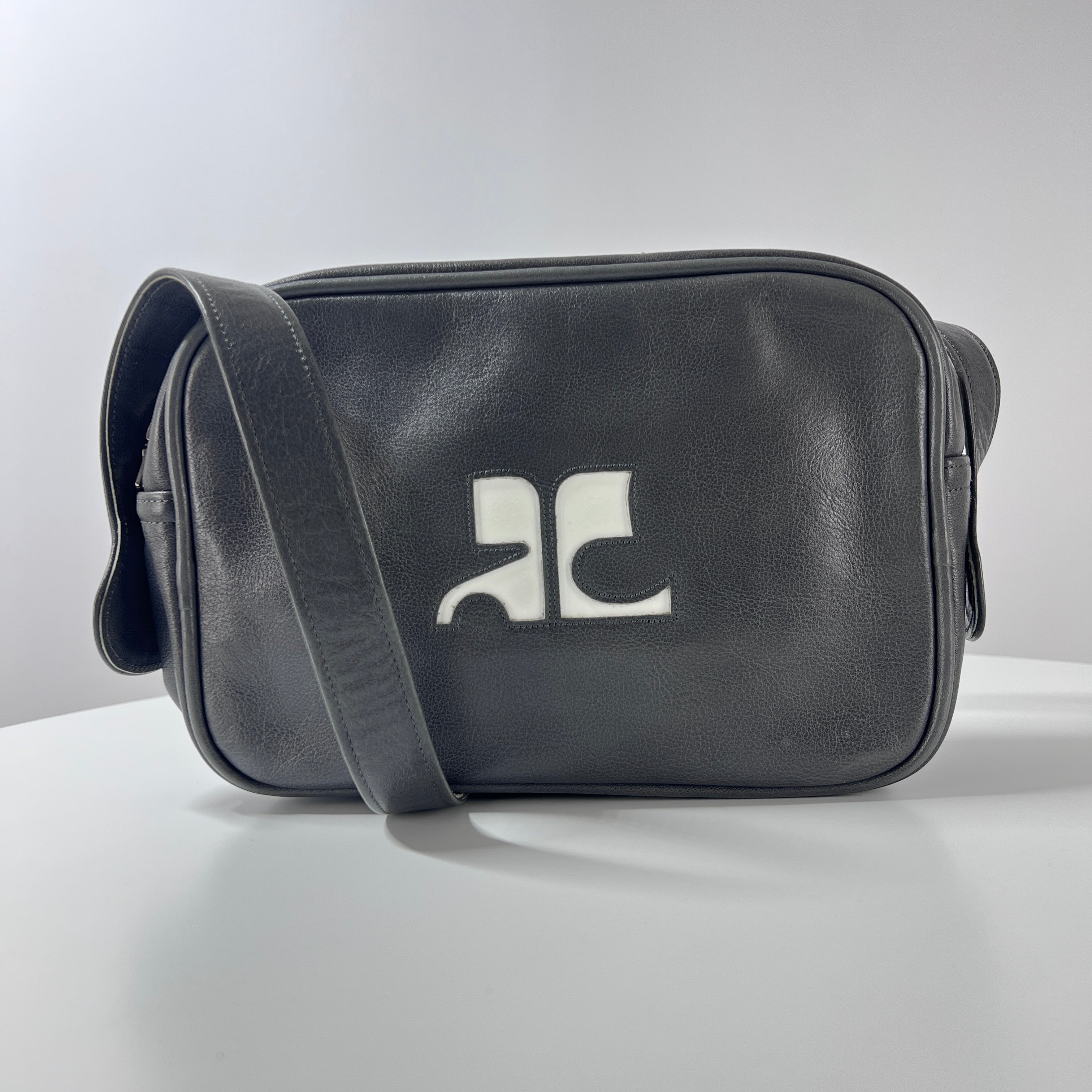 Sac à main COURREGES Camera cuir gris