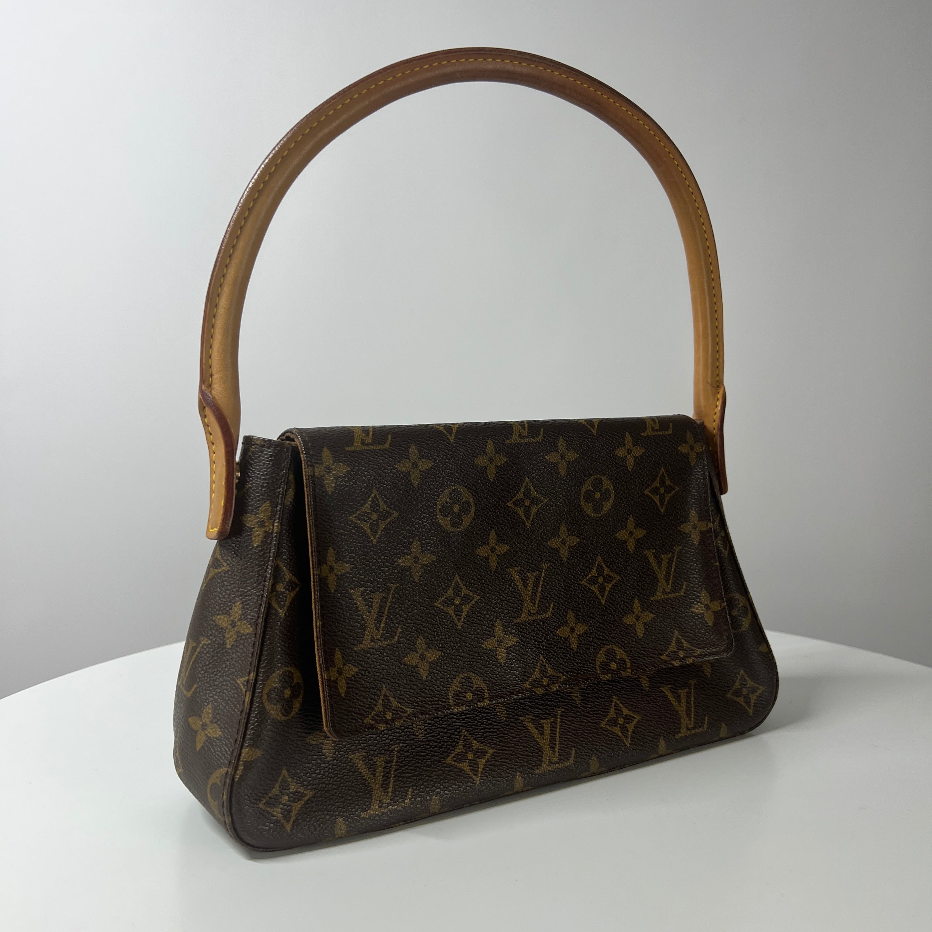 LOUIS VUITTON Looping handbag in brown canvas and leather