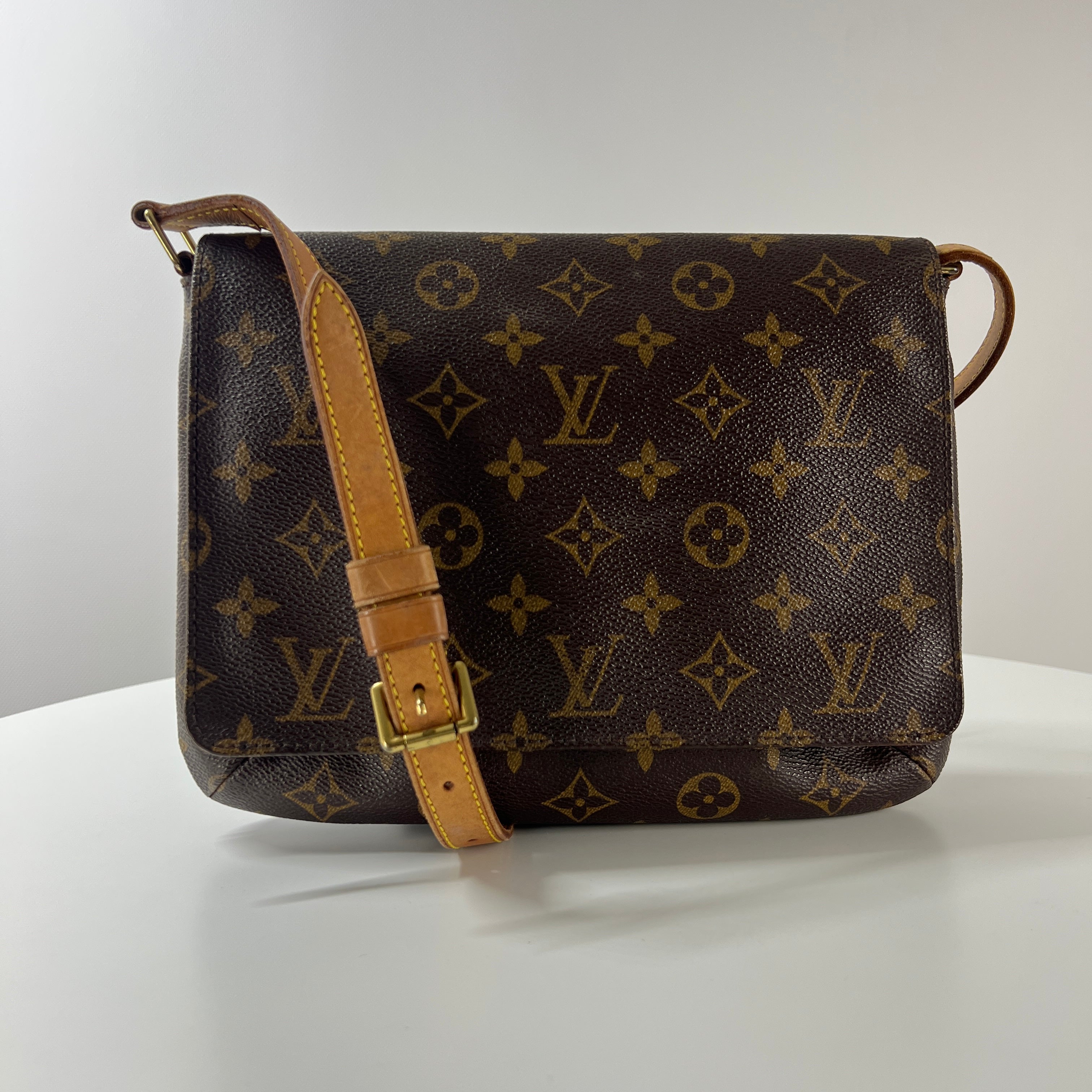 Sac à main LOUIS VUITTON Musette toile et cuir marron