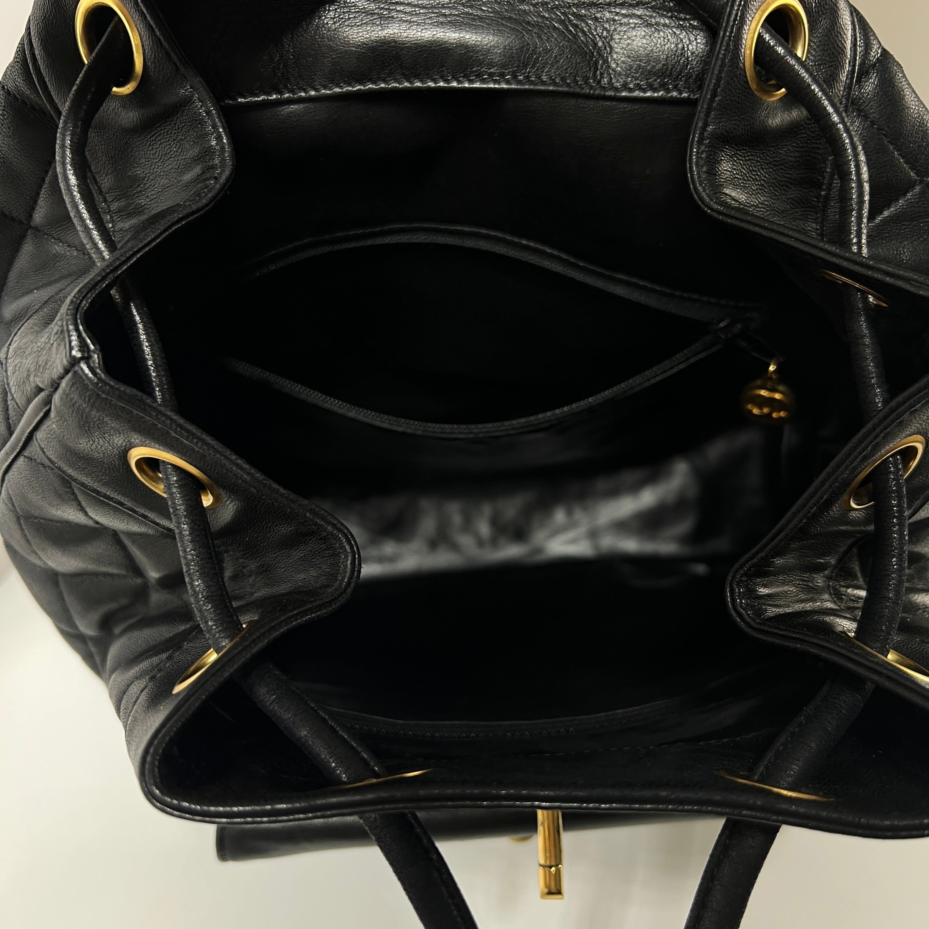 Sac à dos CHANEL Matelassé cuir noir