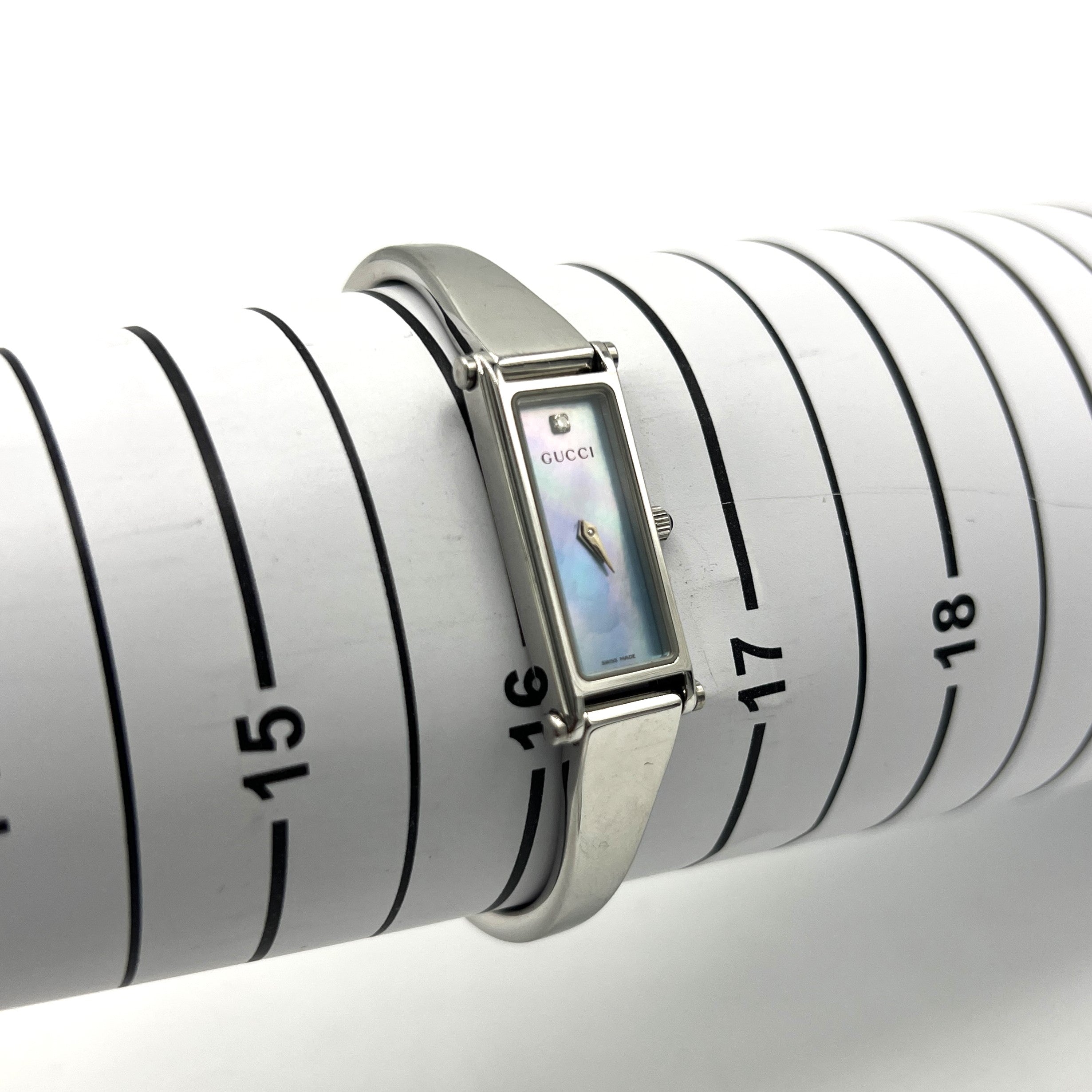 Montre GUCCI 1500 L acier Argenté