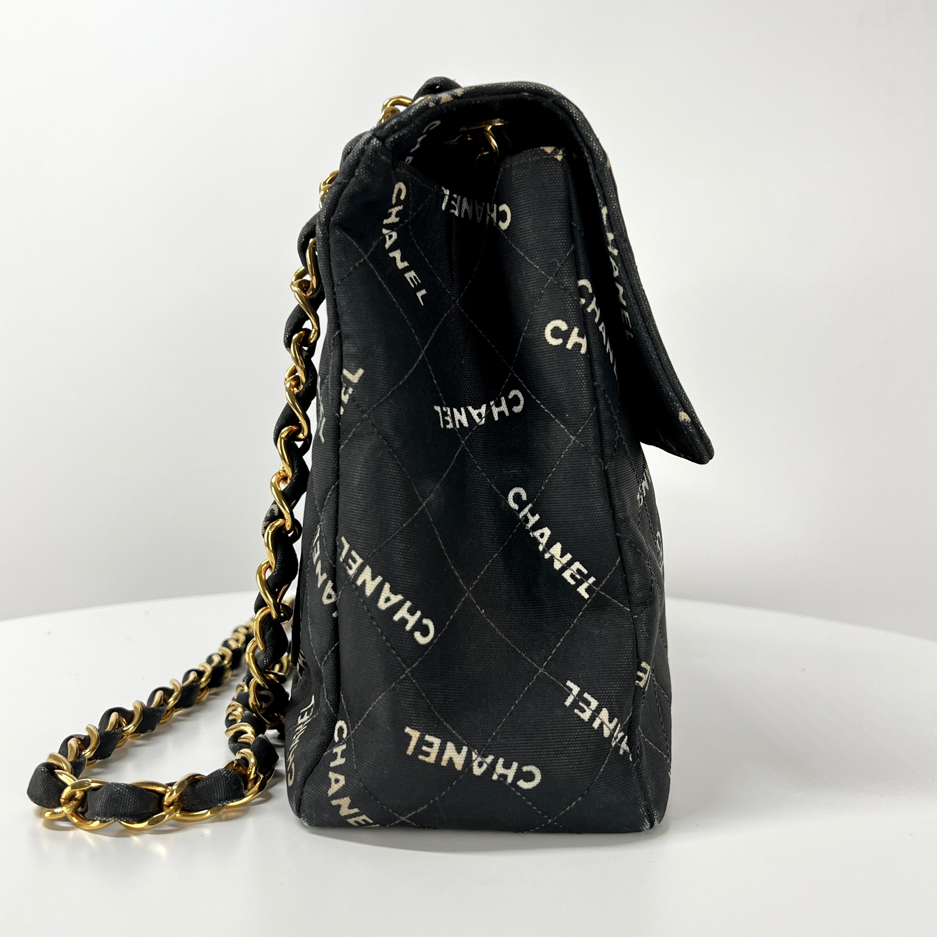 Sac à main CHANEL Jumbo toile noir
