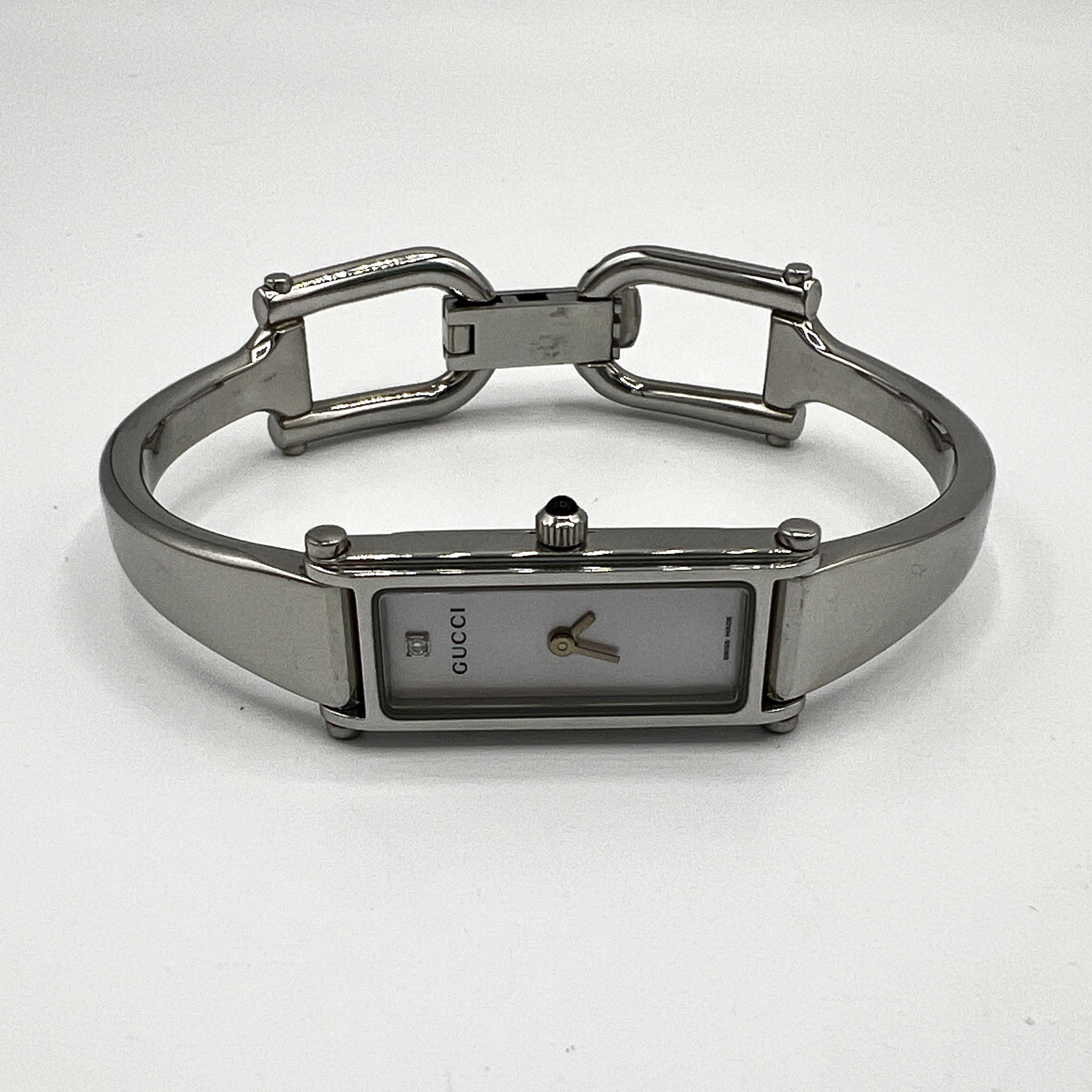 Montre GUCCI 1500 L acier Argenté