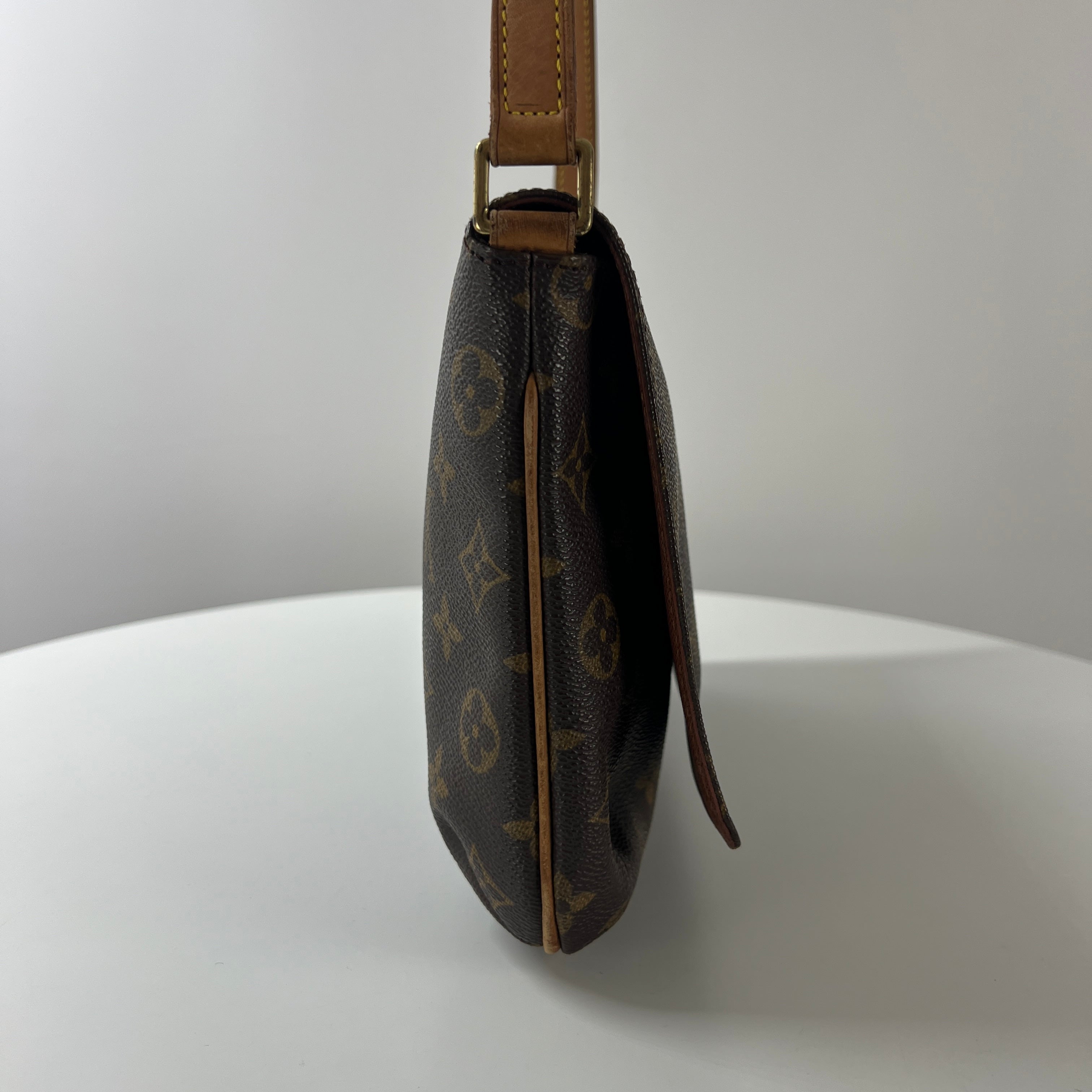 Sac à main LOUIS VUITTON Musette toile et cuir marron