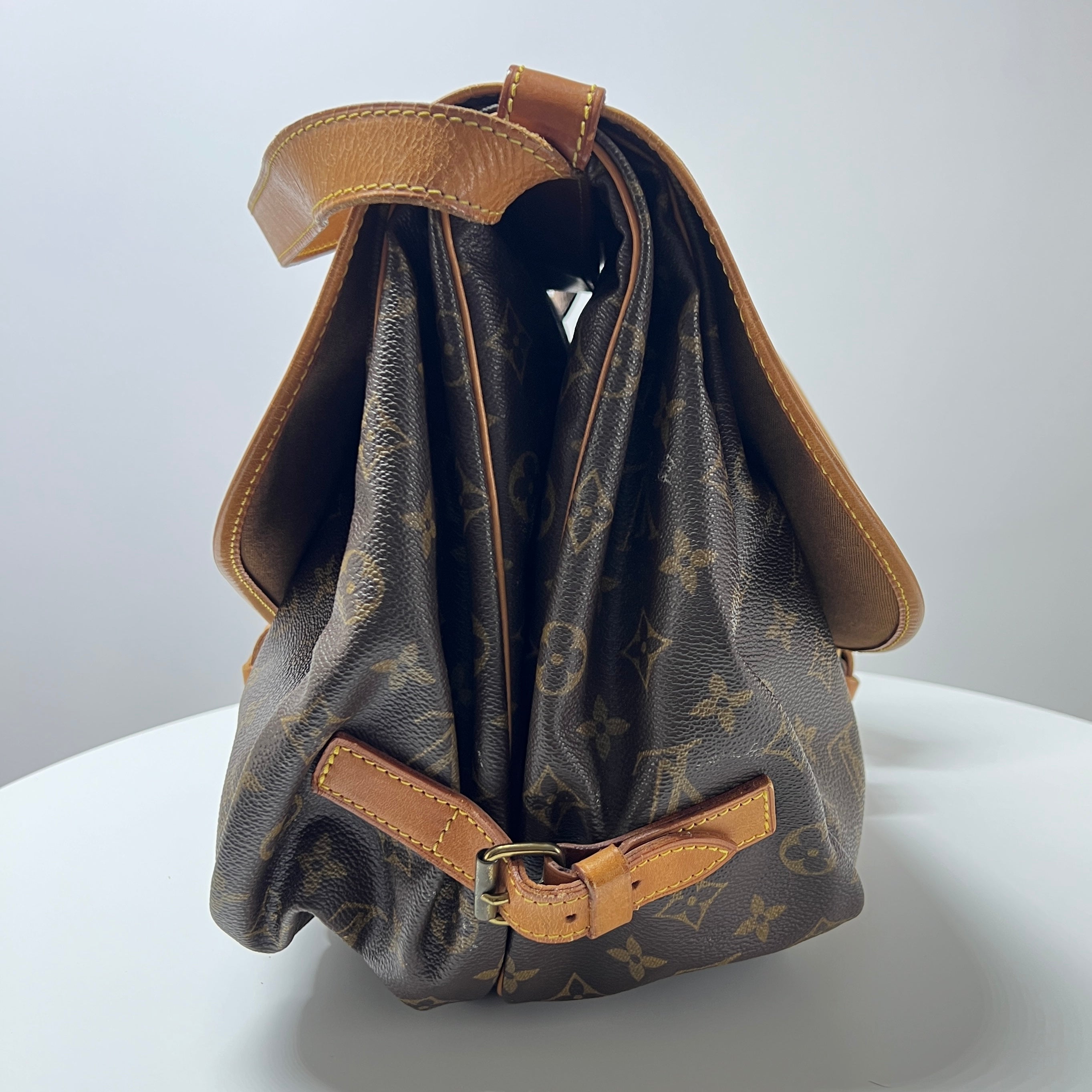 Sac à main LOUIS VUITTON Saumur 35 toile et cuir marron