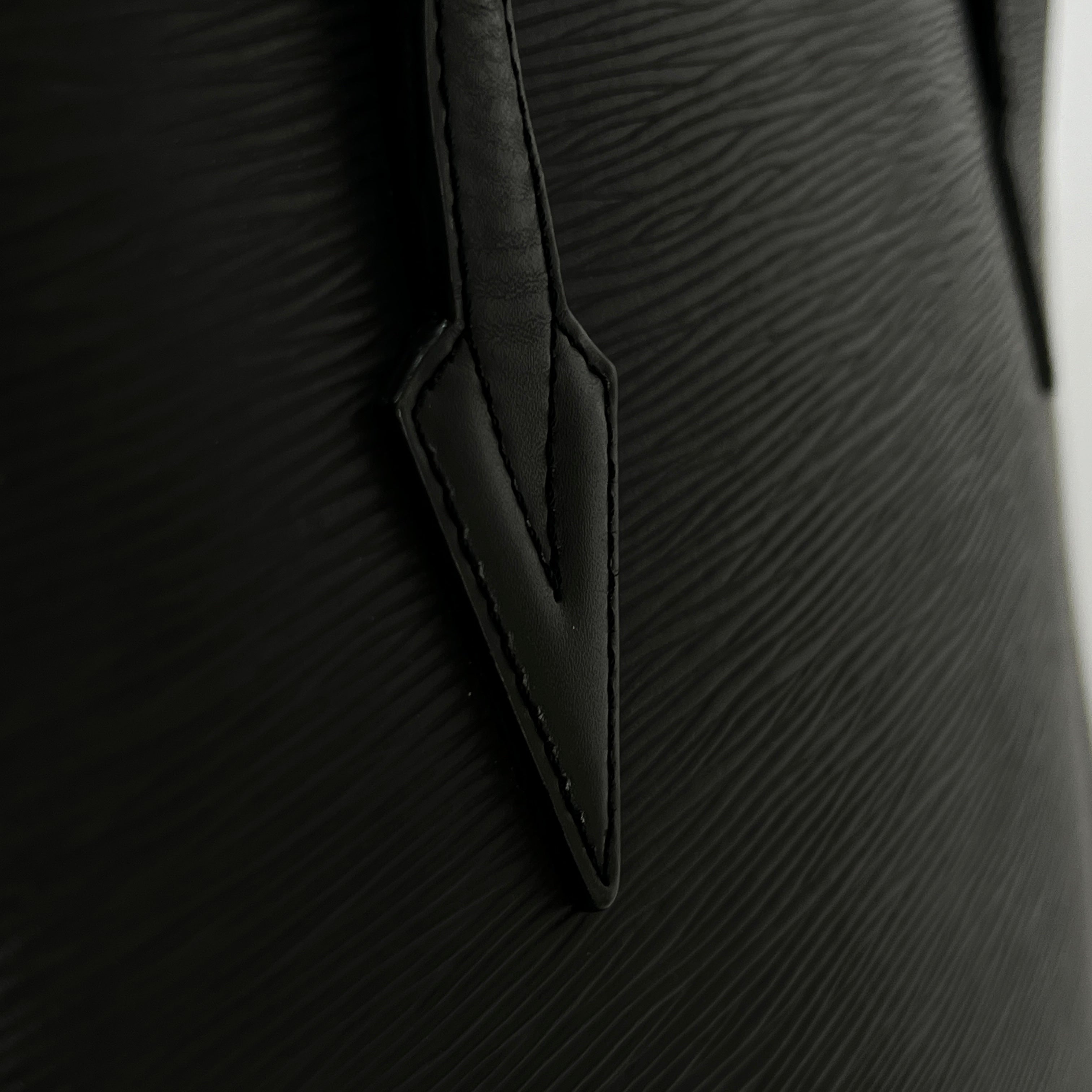 LOUIS VUITTON Lussac handbag in black epi leather