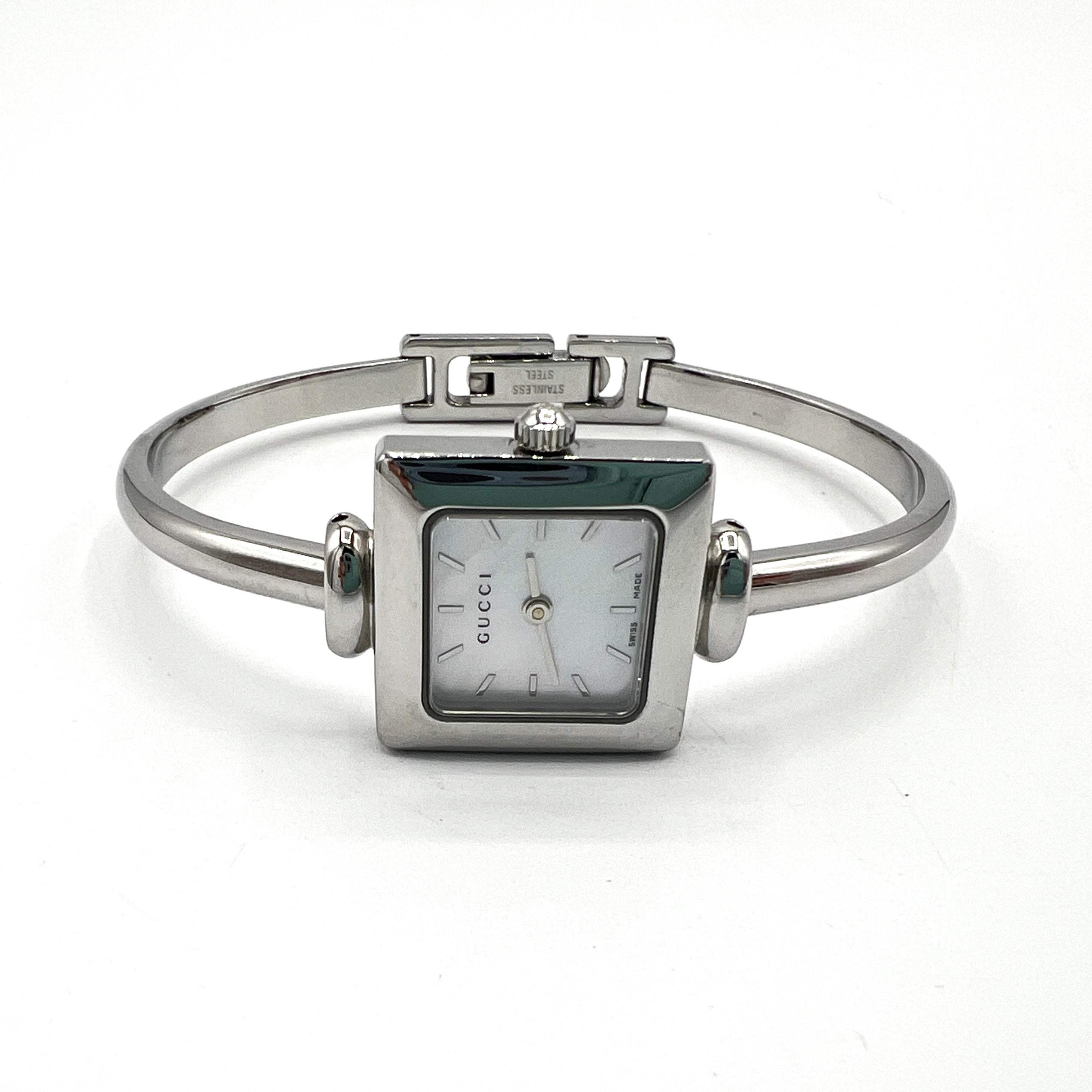 Montre GUCCI 1900 L acier Argenté