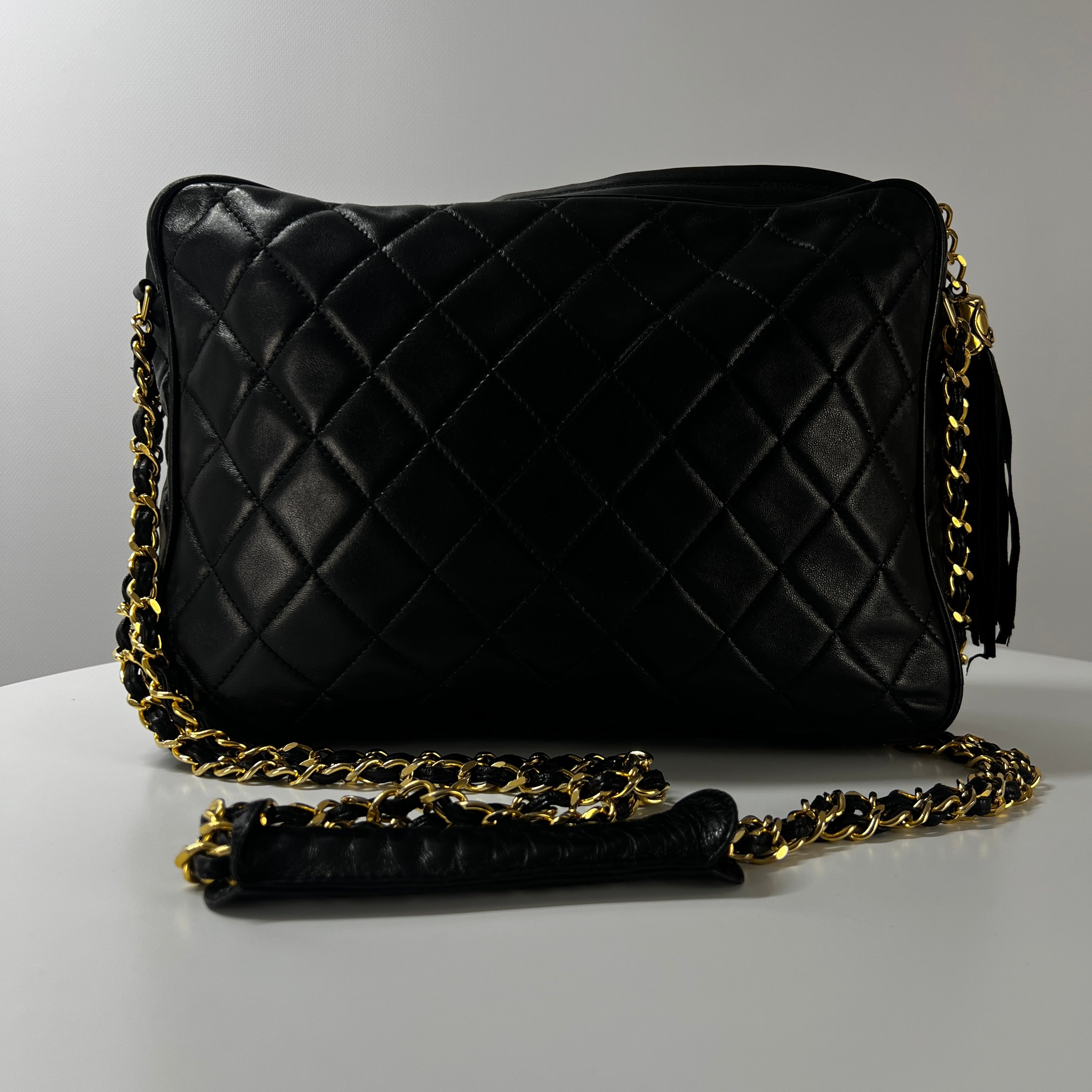 CHANEL Coco chain black leather handbag