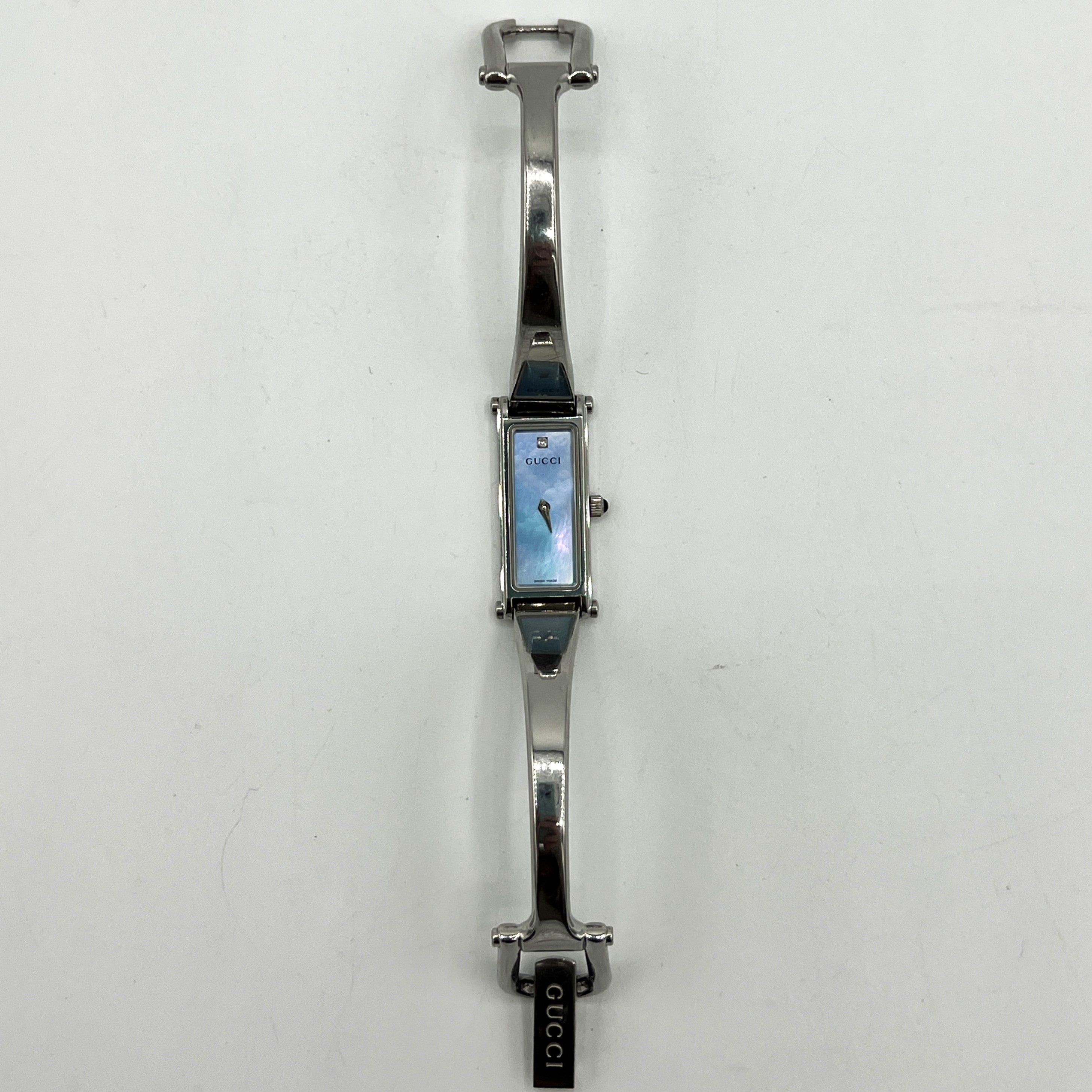 Montre GUCCI 1500 L acier Argenté