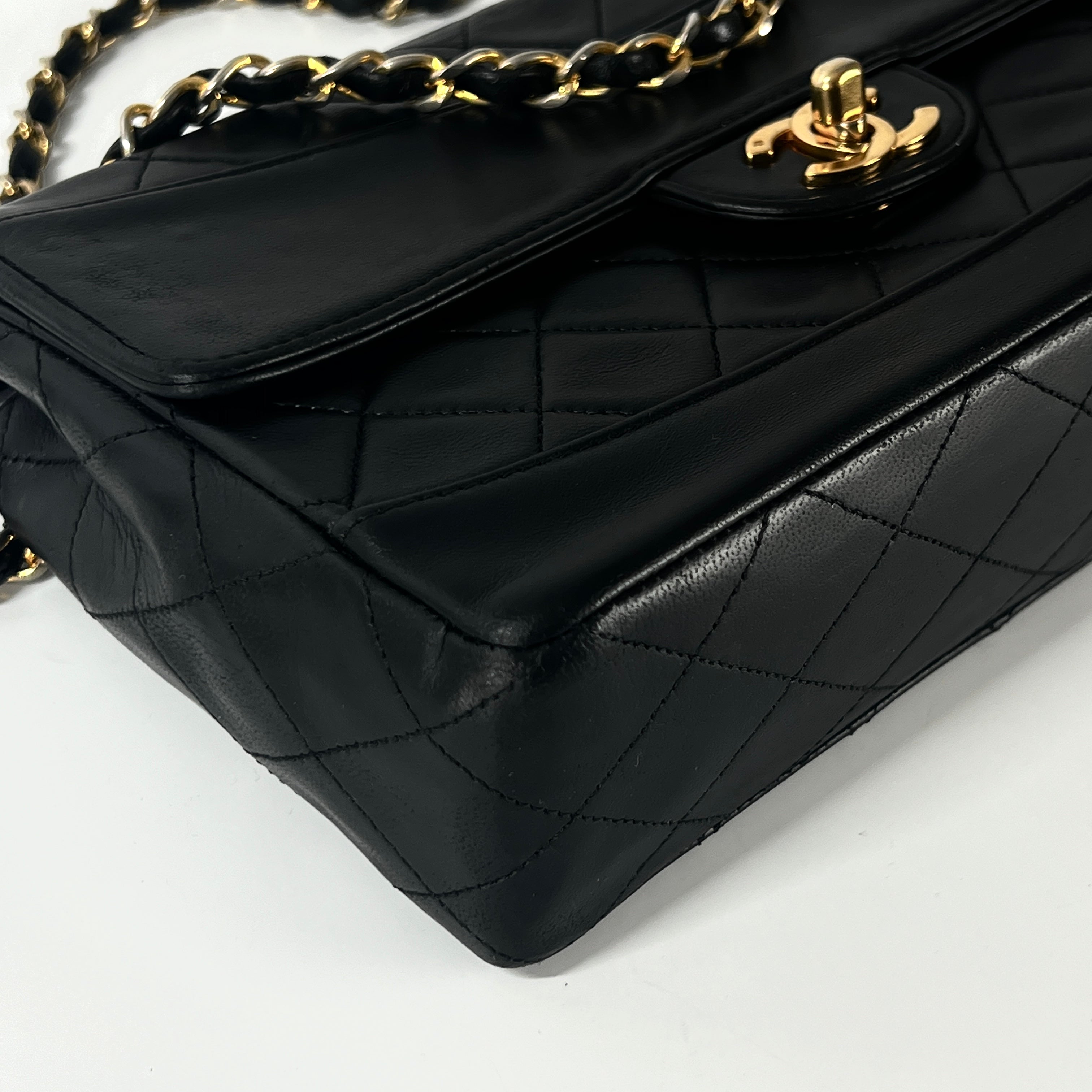 Sac à main CHANEL Matelassé coco mark cuir noir