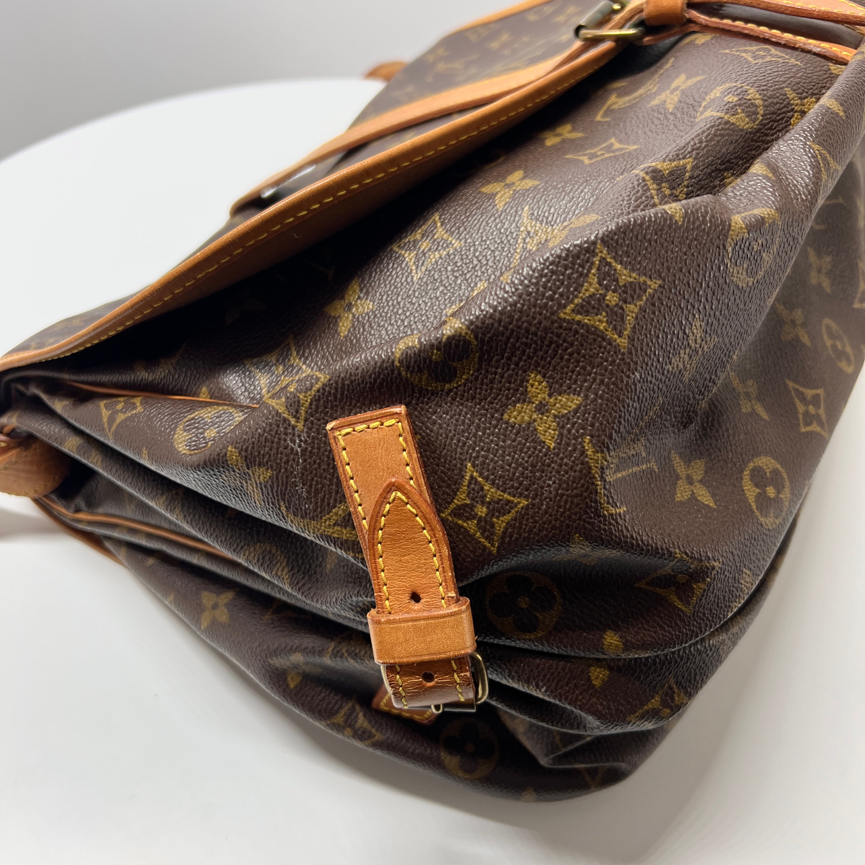 Sac à main LOUIS VUITTON Saumur 35 toile et cuir marron