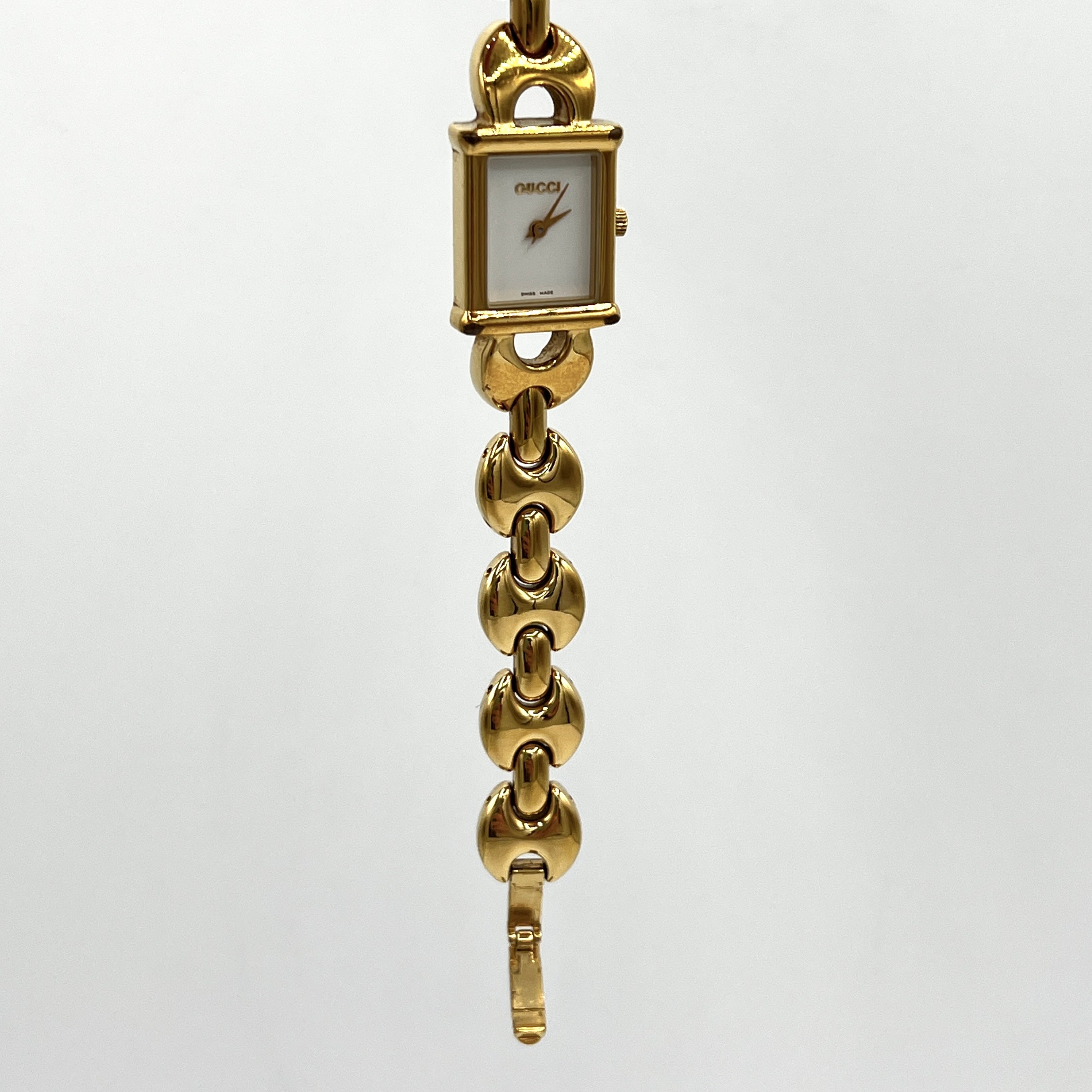 Montre GUCCI 1800 L plaqué or Doré