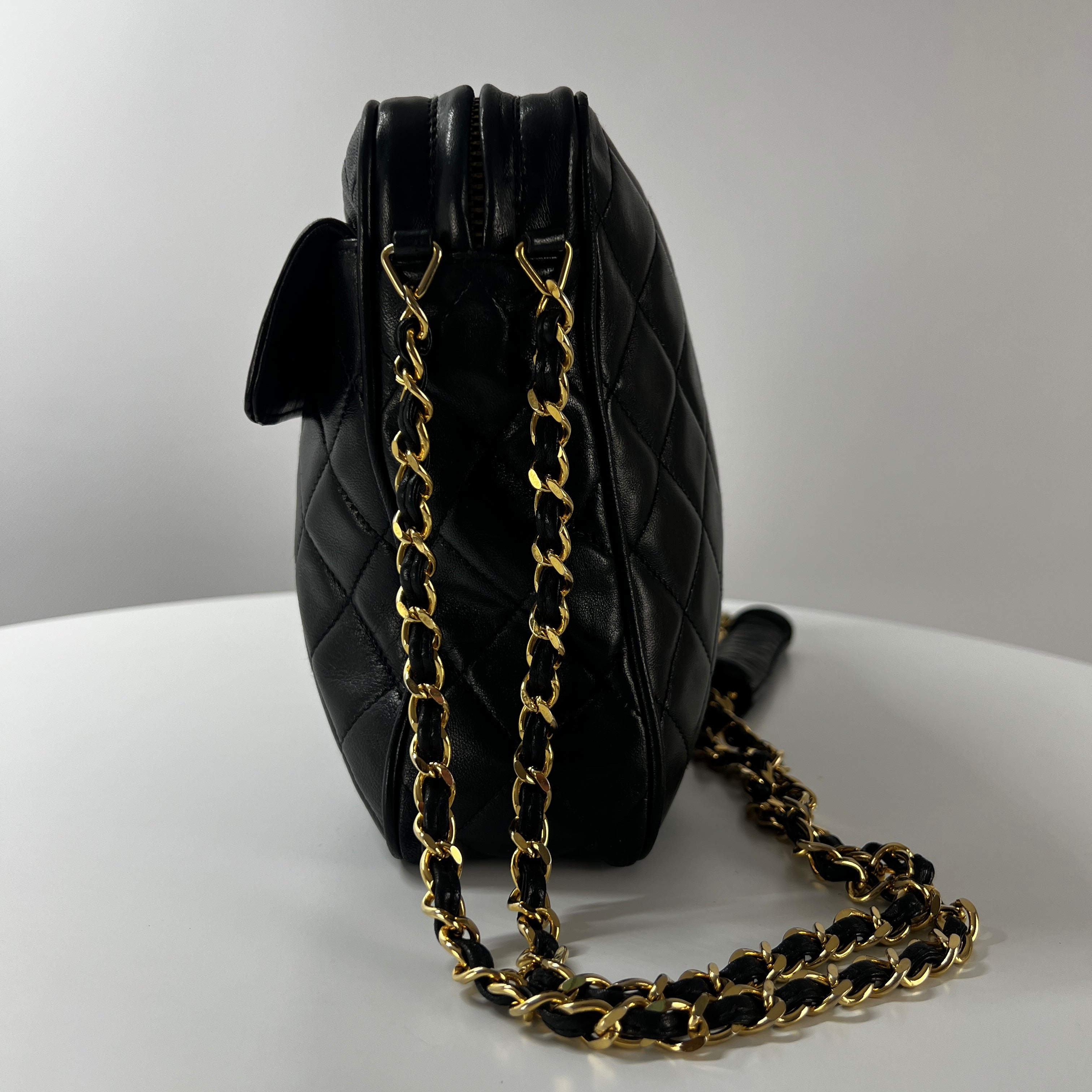 CHANEL Coco chain black leather handbag
